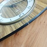 Flash clock transistor in formica