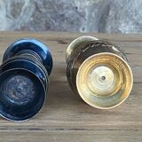 2 vases en laiton gravé