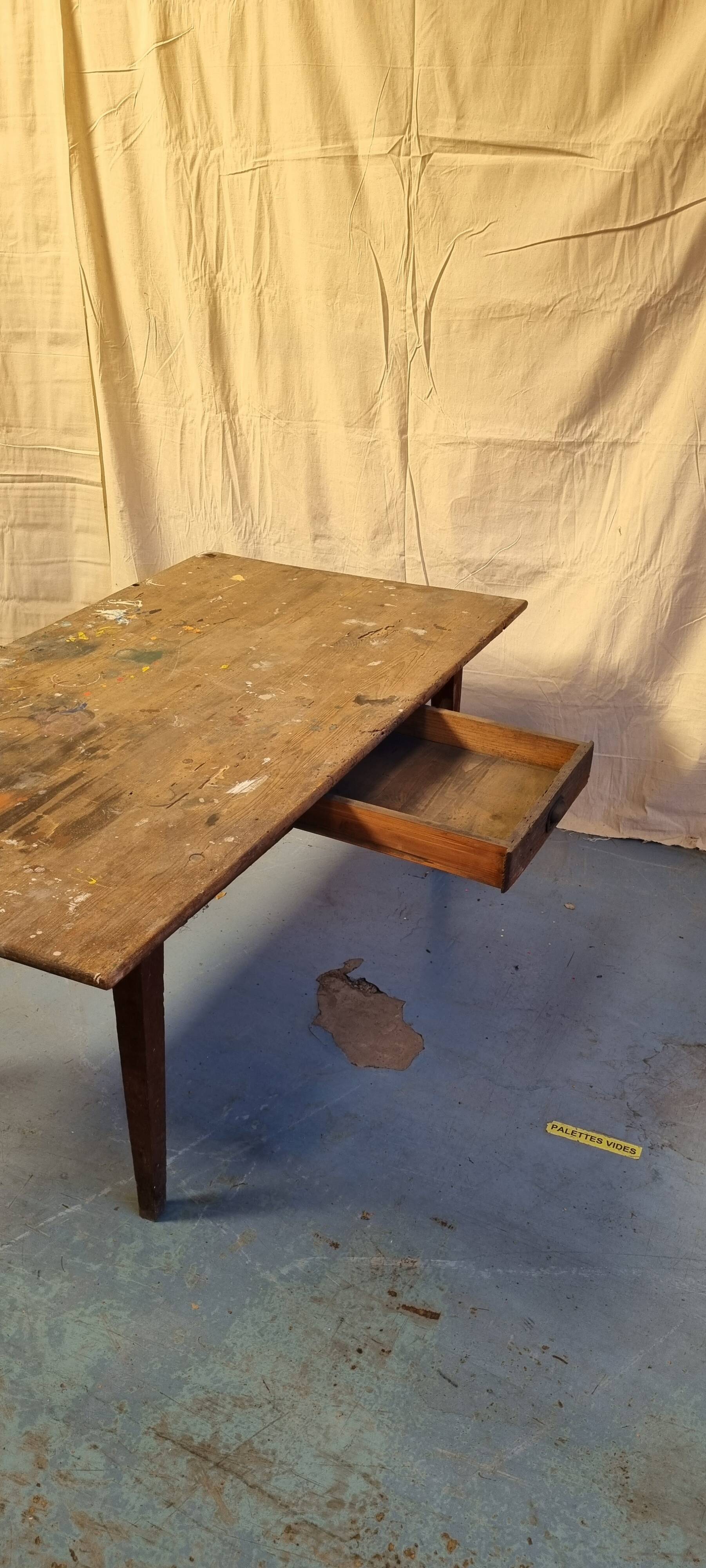 Wooden table with 1 drawer