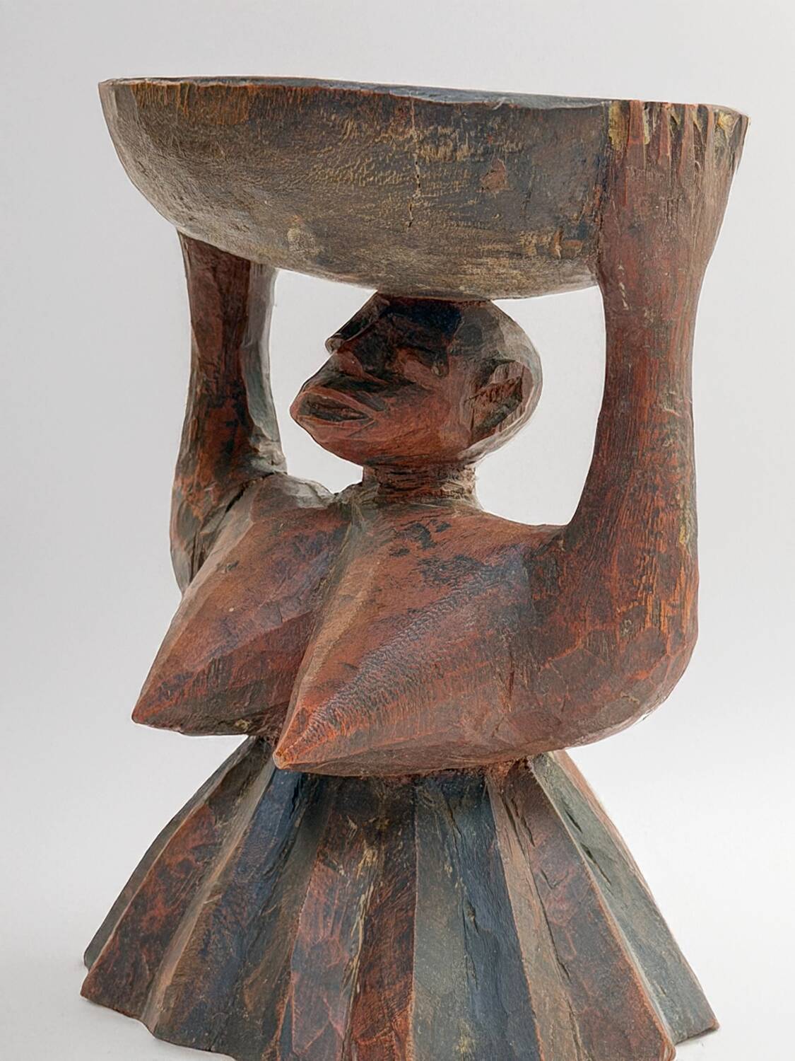Wooden sculpture - Woman in a pleated skirt (Burkina Faso)