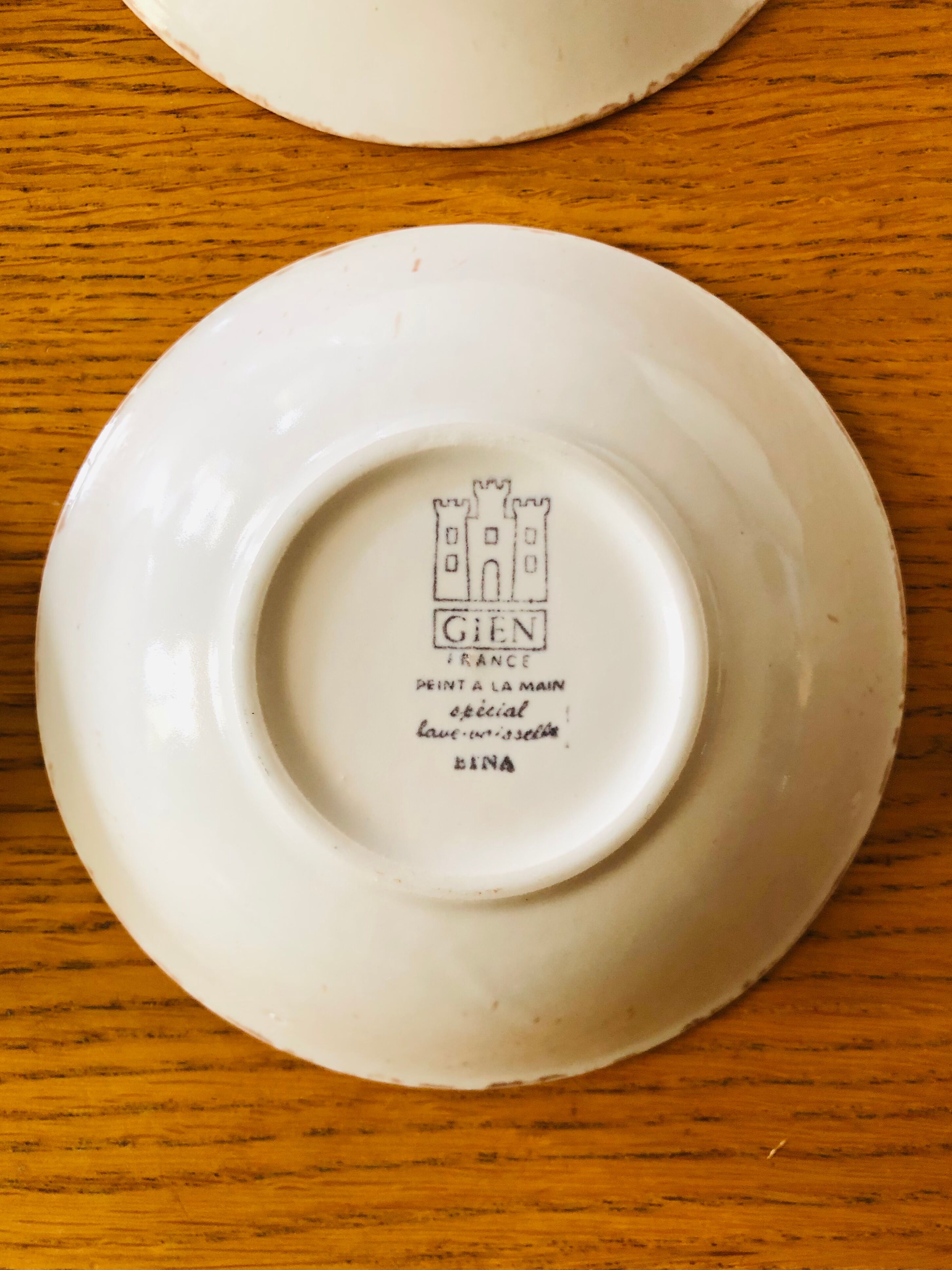 Salad bowl and 6 ceramic cups from Gien