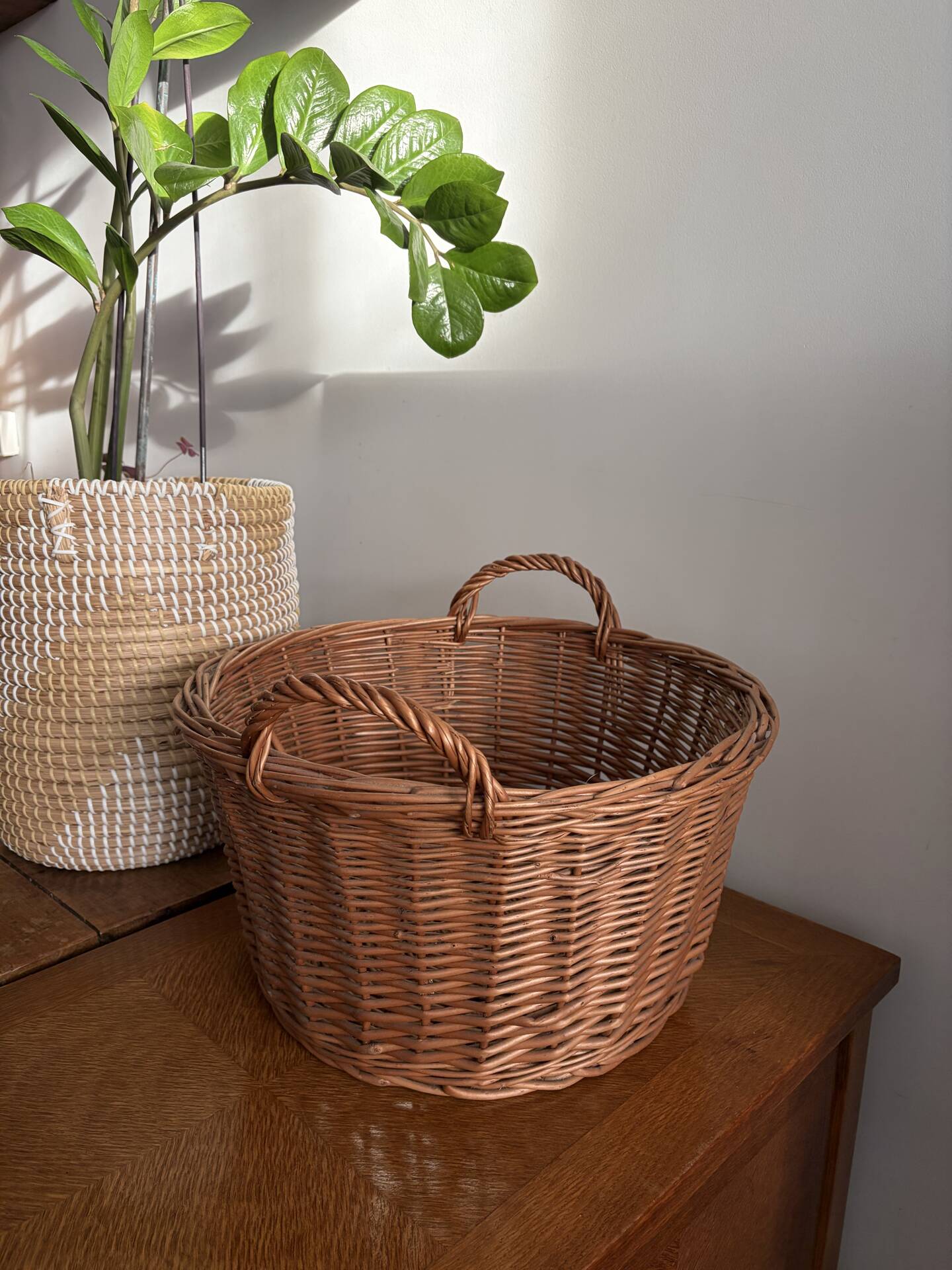 Grand panier en osier tressé 41 cm – panier rangement déco