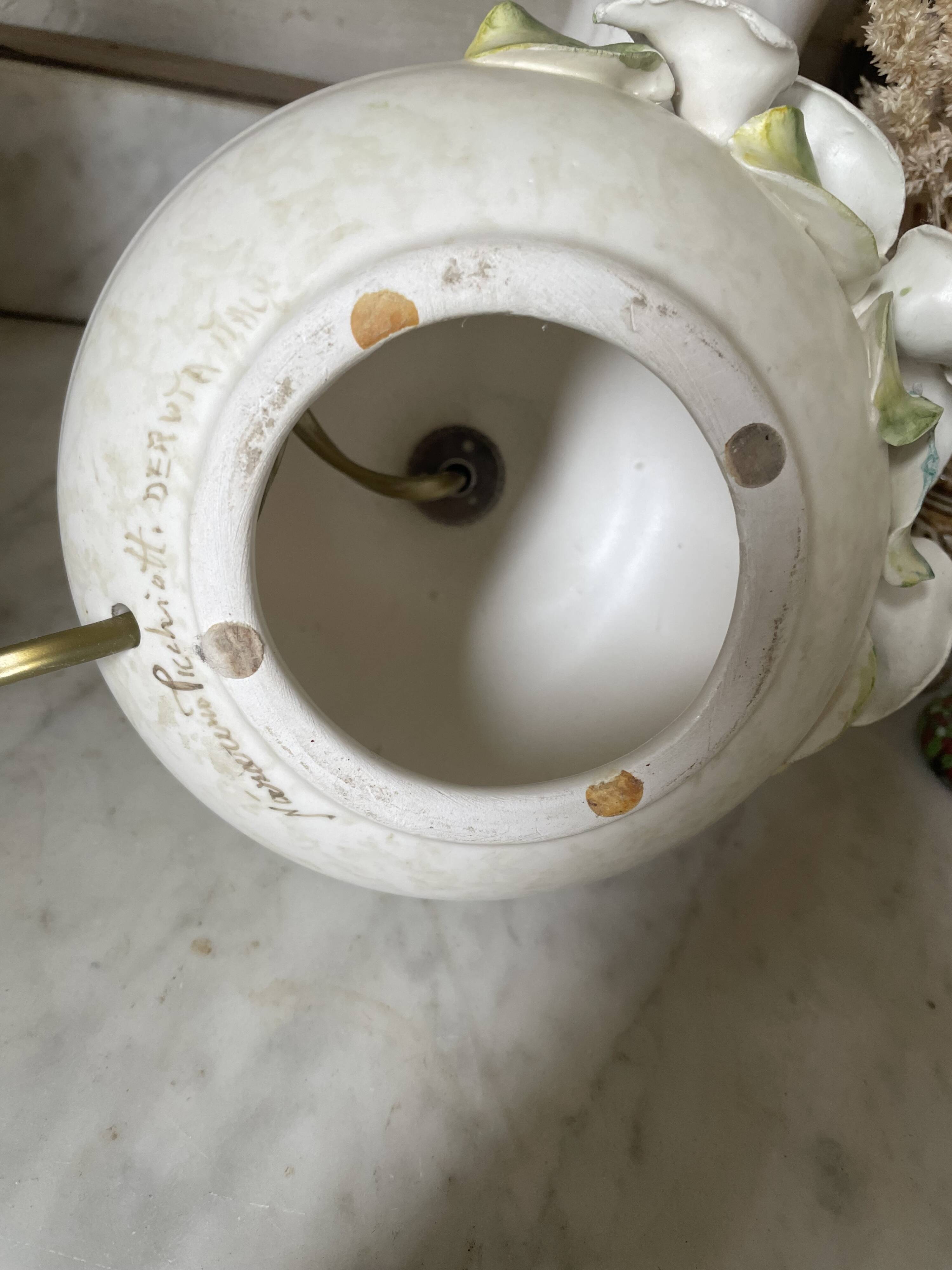Pair of bedside lamps, vintage floral ceramic by Nazareno Picciotti, Deruta Italie