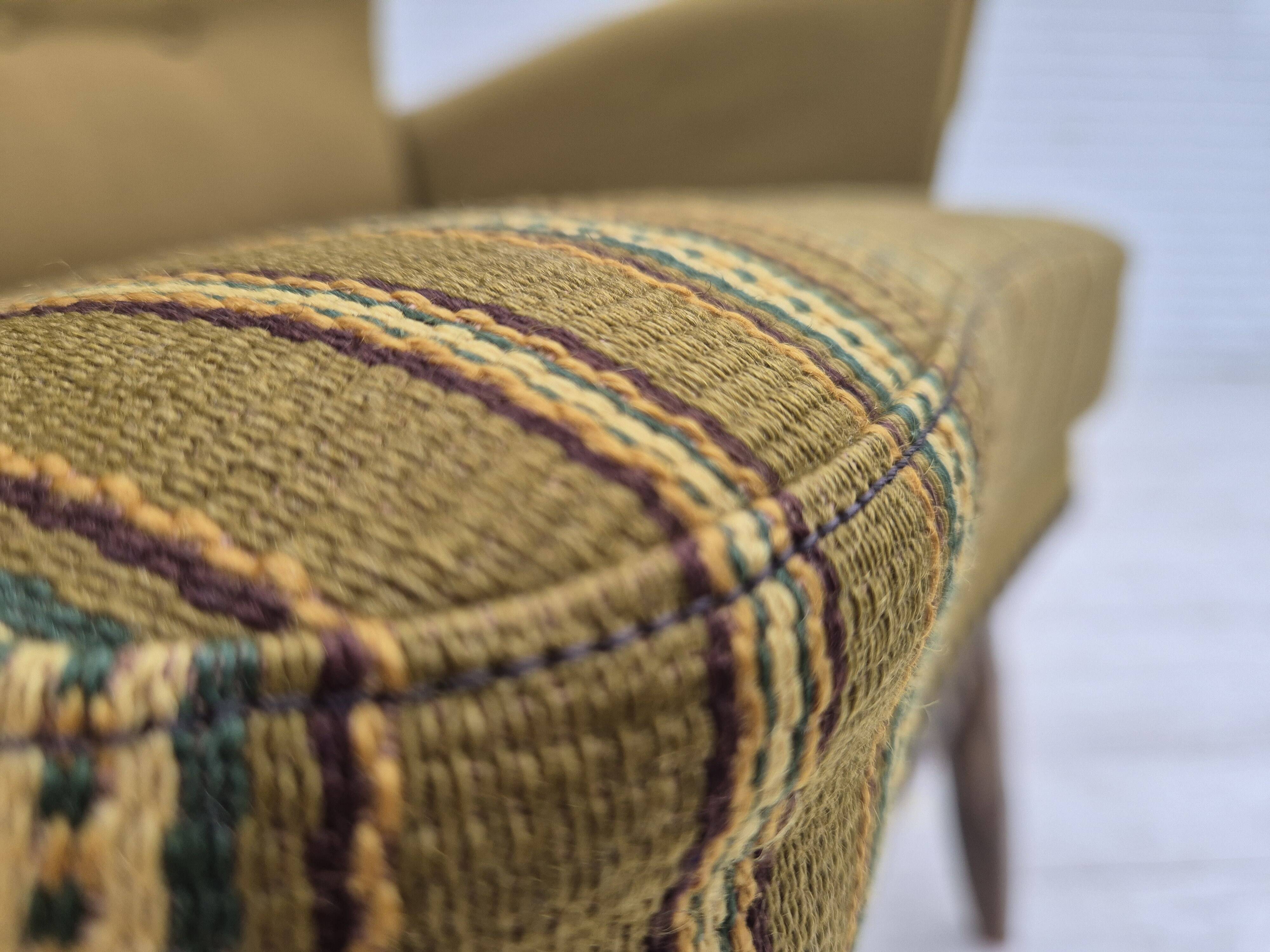 Chaise longue danoise des années 1970, mobilier vert d'origine en laine, bois de chêne.
