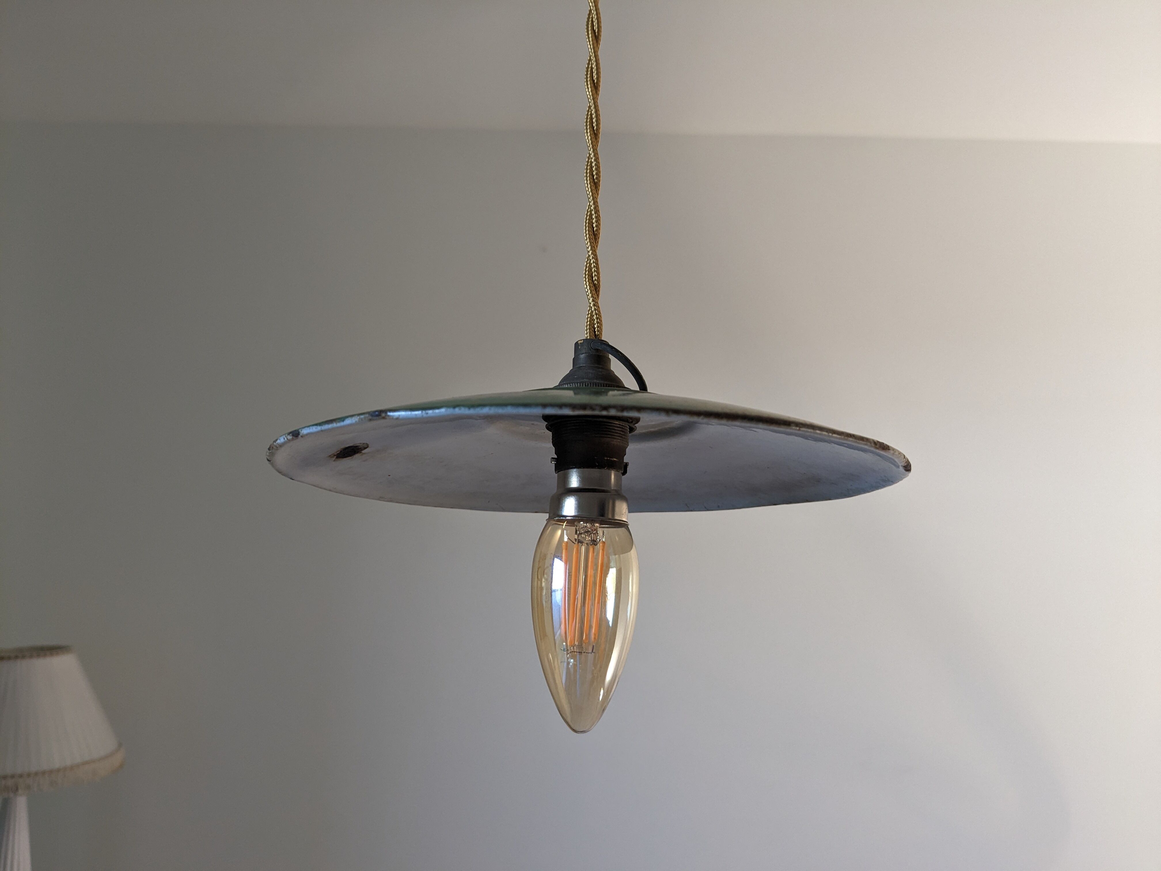 Industrial hanging lamp in green enamelled sheet metal