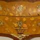 Commode Sauteuse à décor floral Style Louis XV