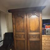 Armoire sculptée