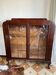 Vitrine en bois vernis