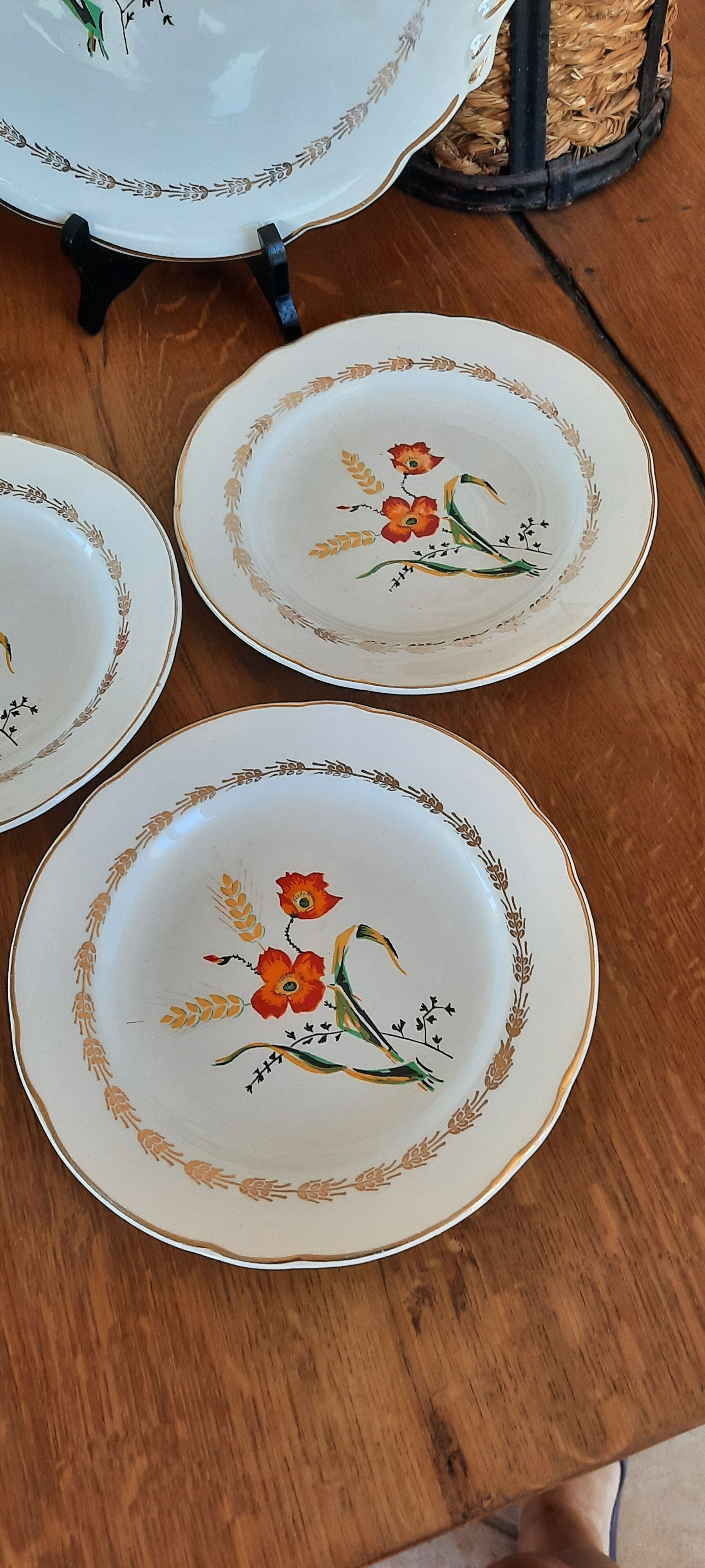 Serving dish and 4 dessert plates Sarreguemines