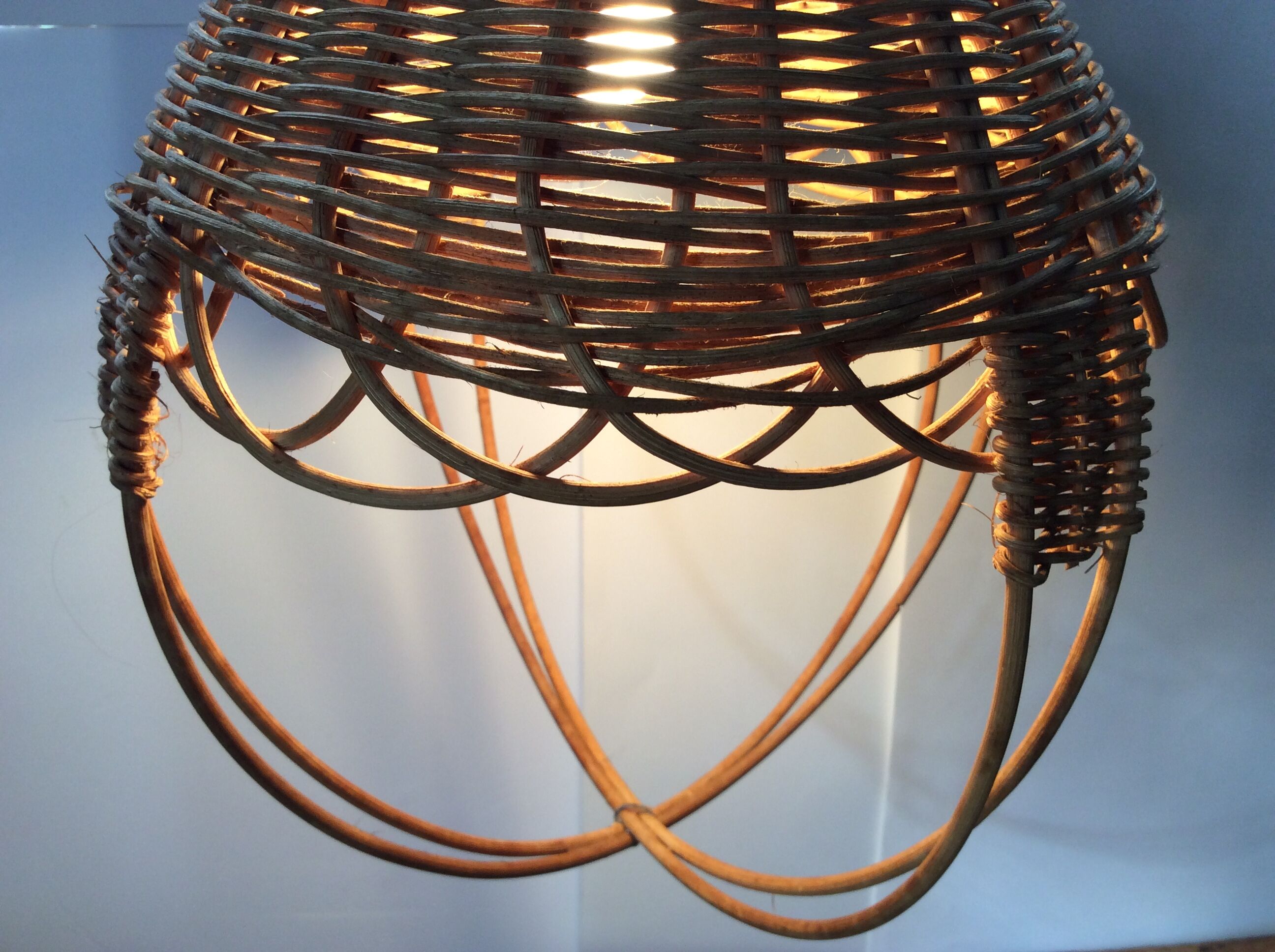 Hanging lamp wicker