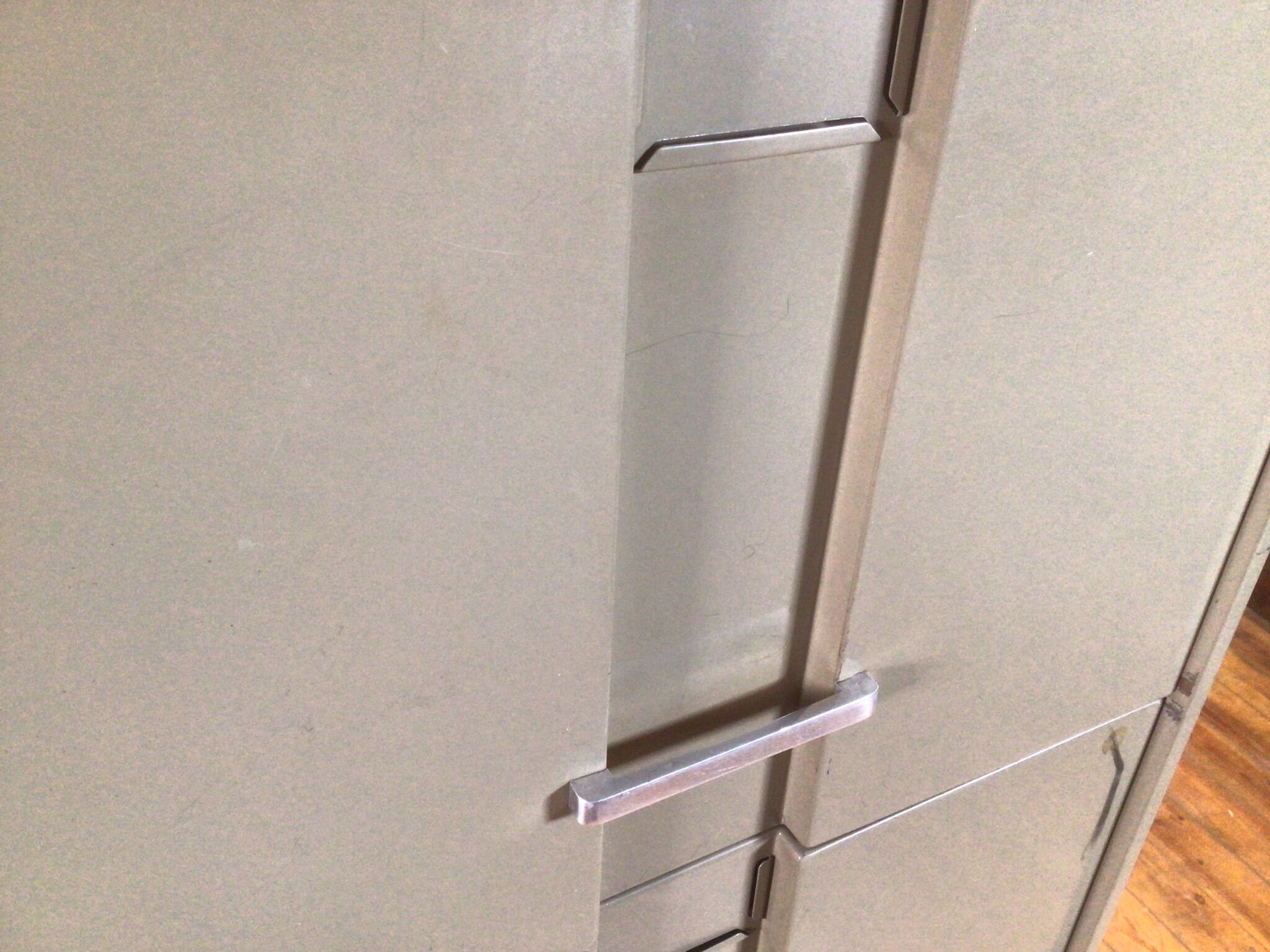 Metal "mewaf" drawer cabinet