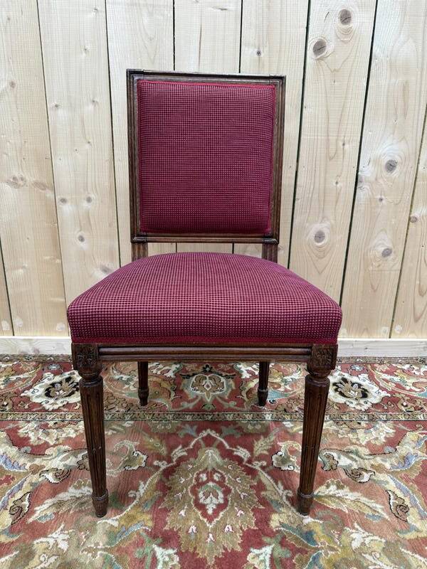 Suite de 6 chaises de style Louis XVI dossier carré