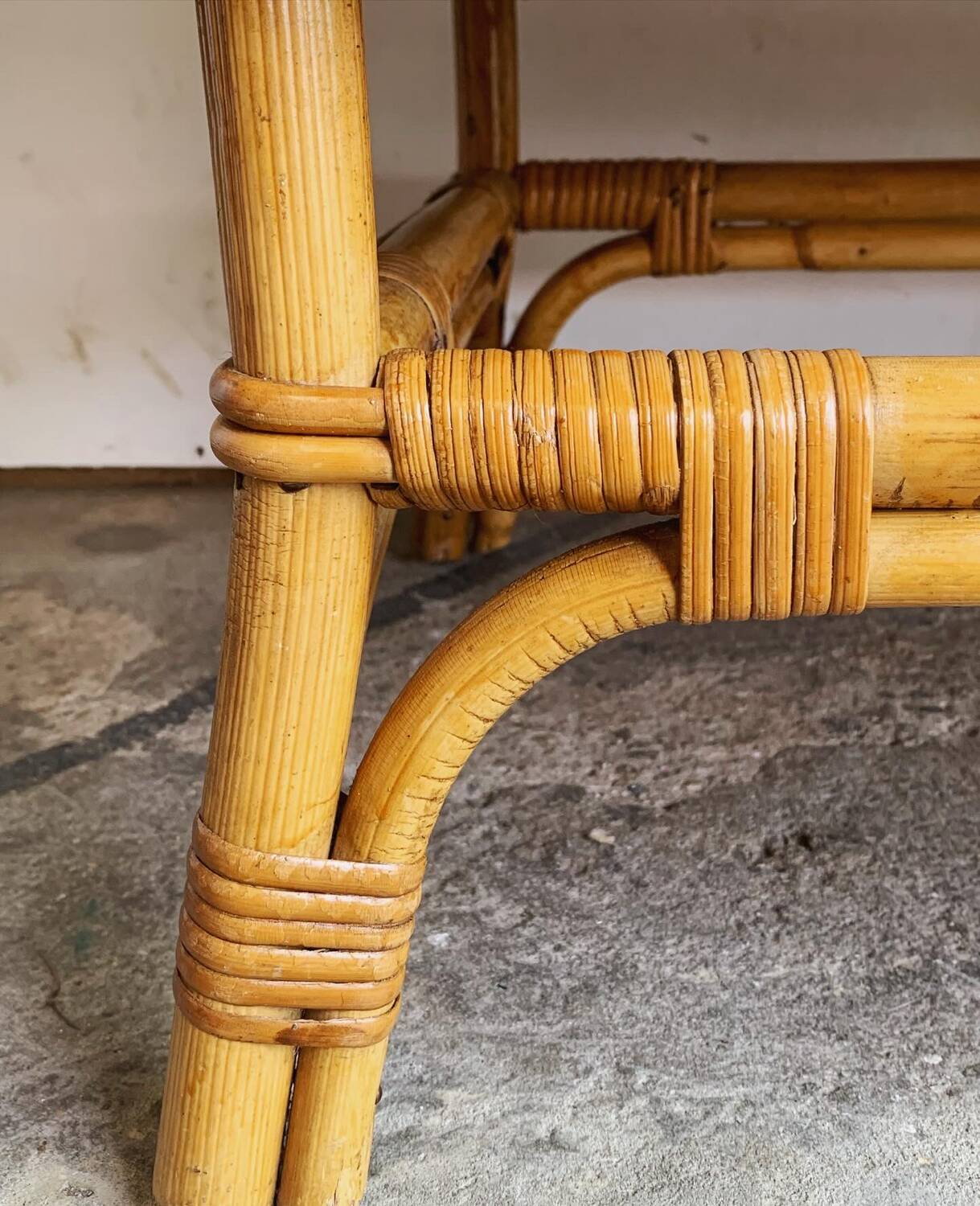 Commode en rotin vintage