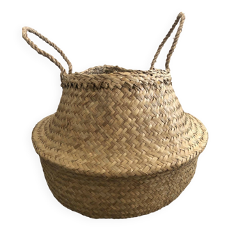 Woven wicker basket