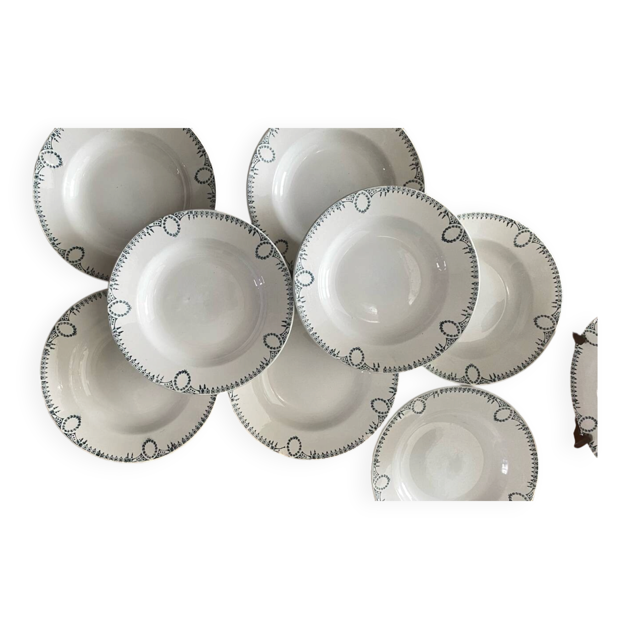 Set of 8 deep plates, Saint Amand ironstone.
