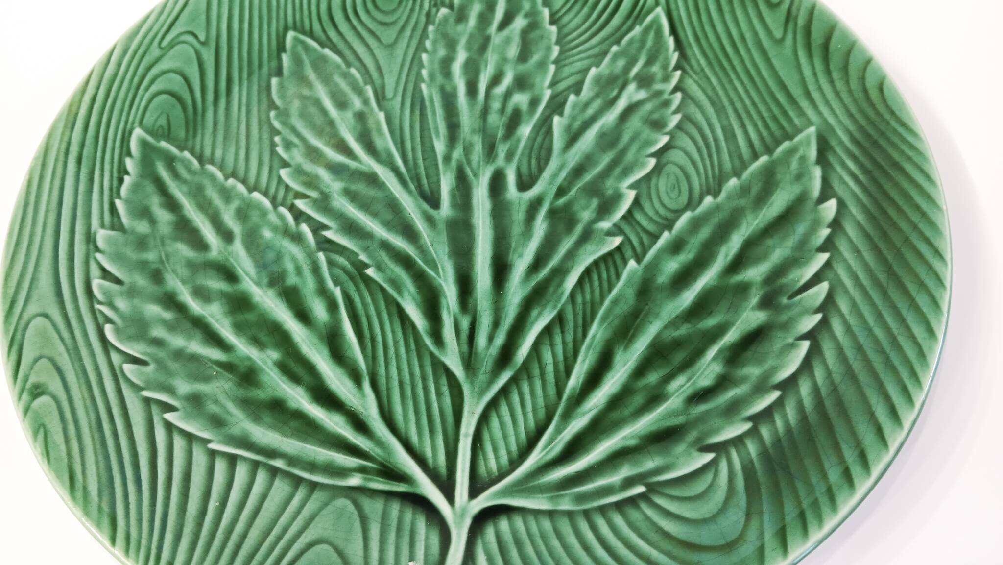 1 flat dessert plate, Gien Primefleur collection, in green slip