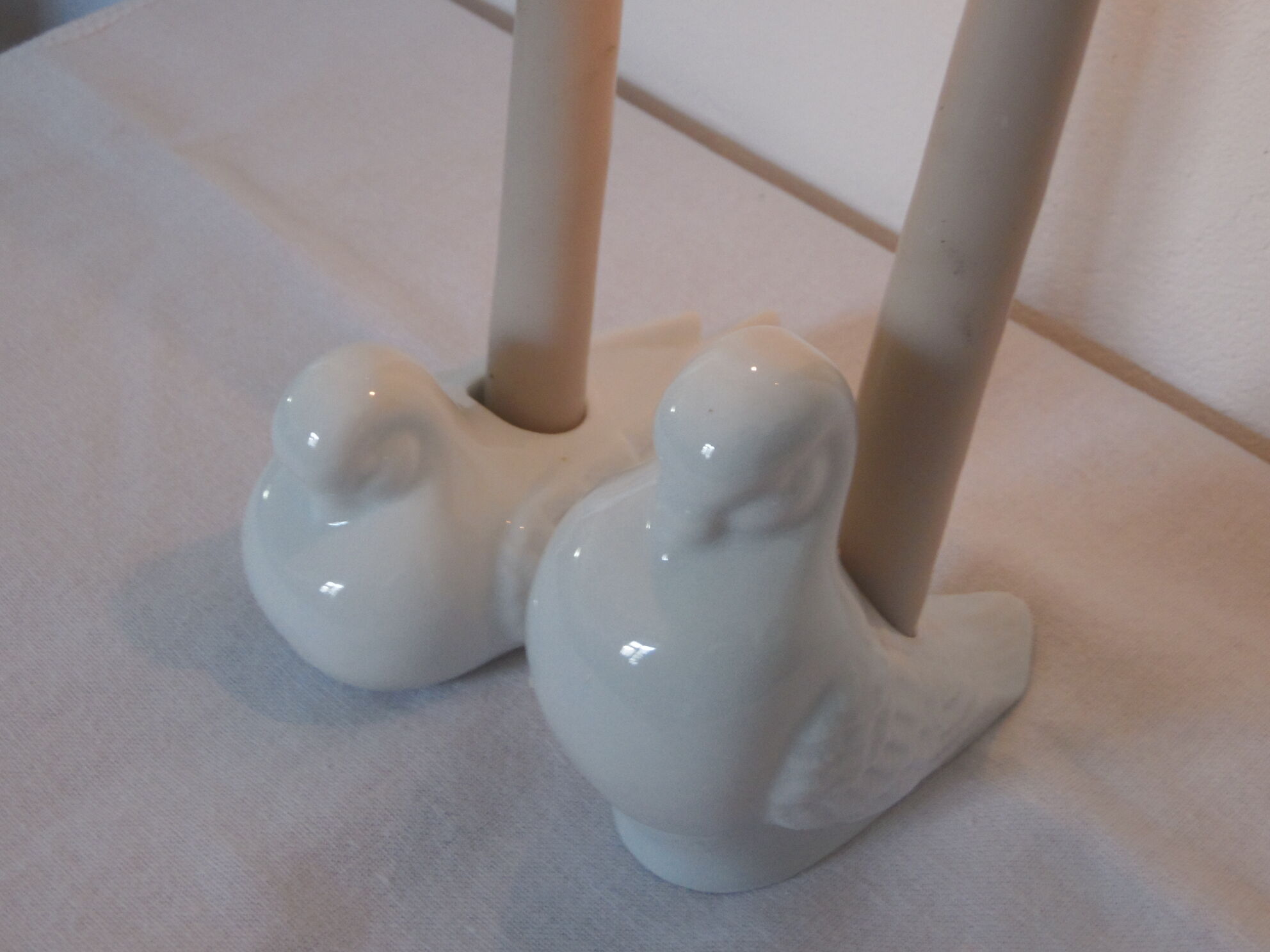 2 Ceramic candle holders shape white bird