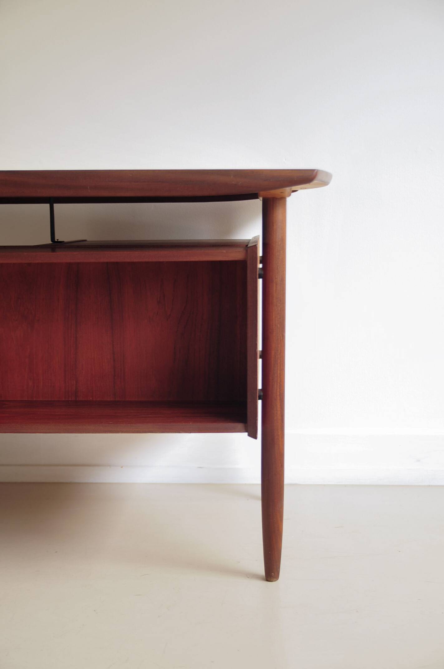 Vintage Tijsseling desk for Hulmefa