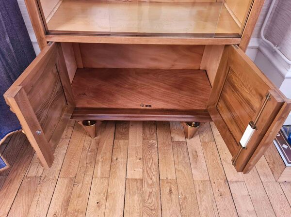 Vitrine Art Déco en noyer 1930-1940