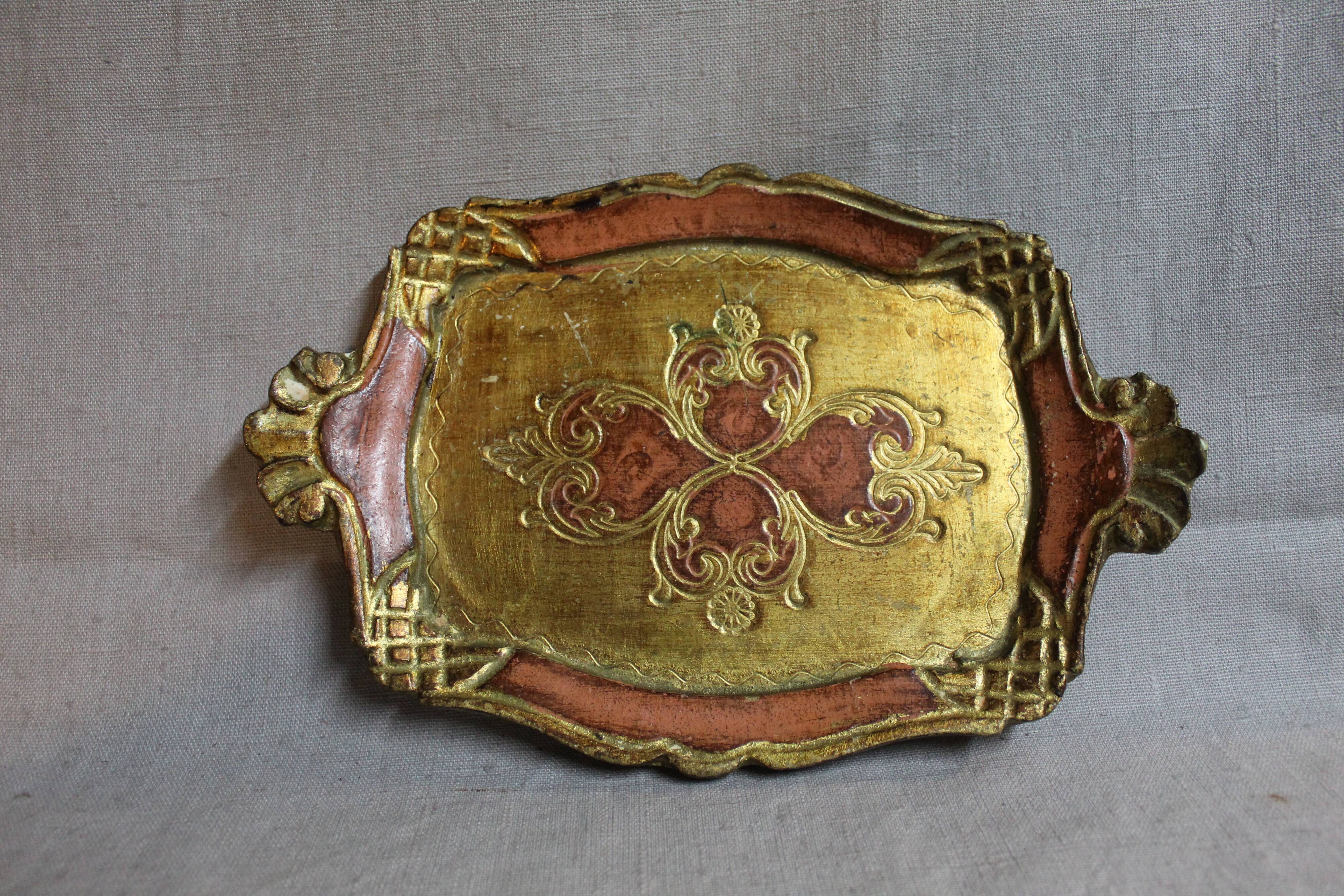 Lot of 3 vintage Florentine trays made of gilded wood