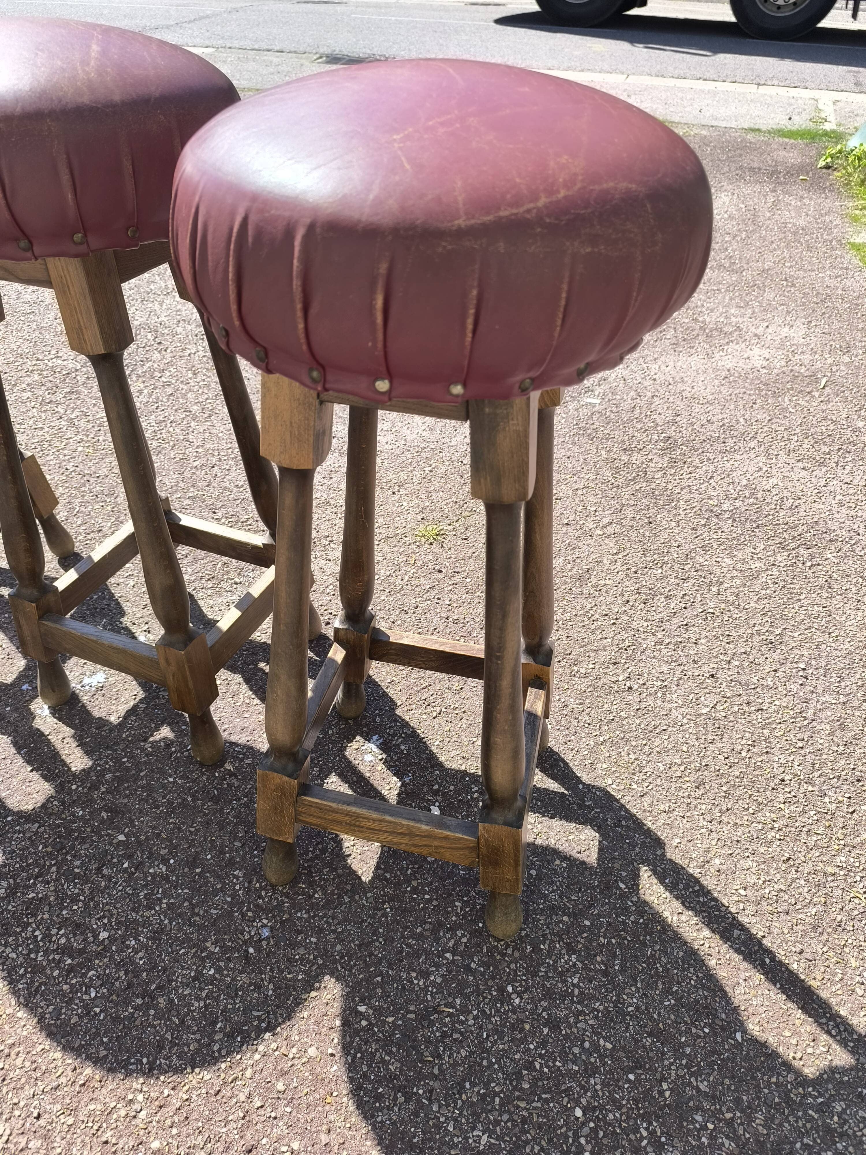 Lot de 4 tabourets de bar cuir et bois