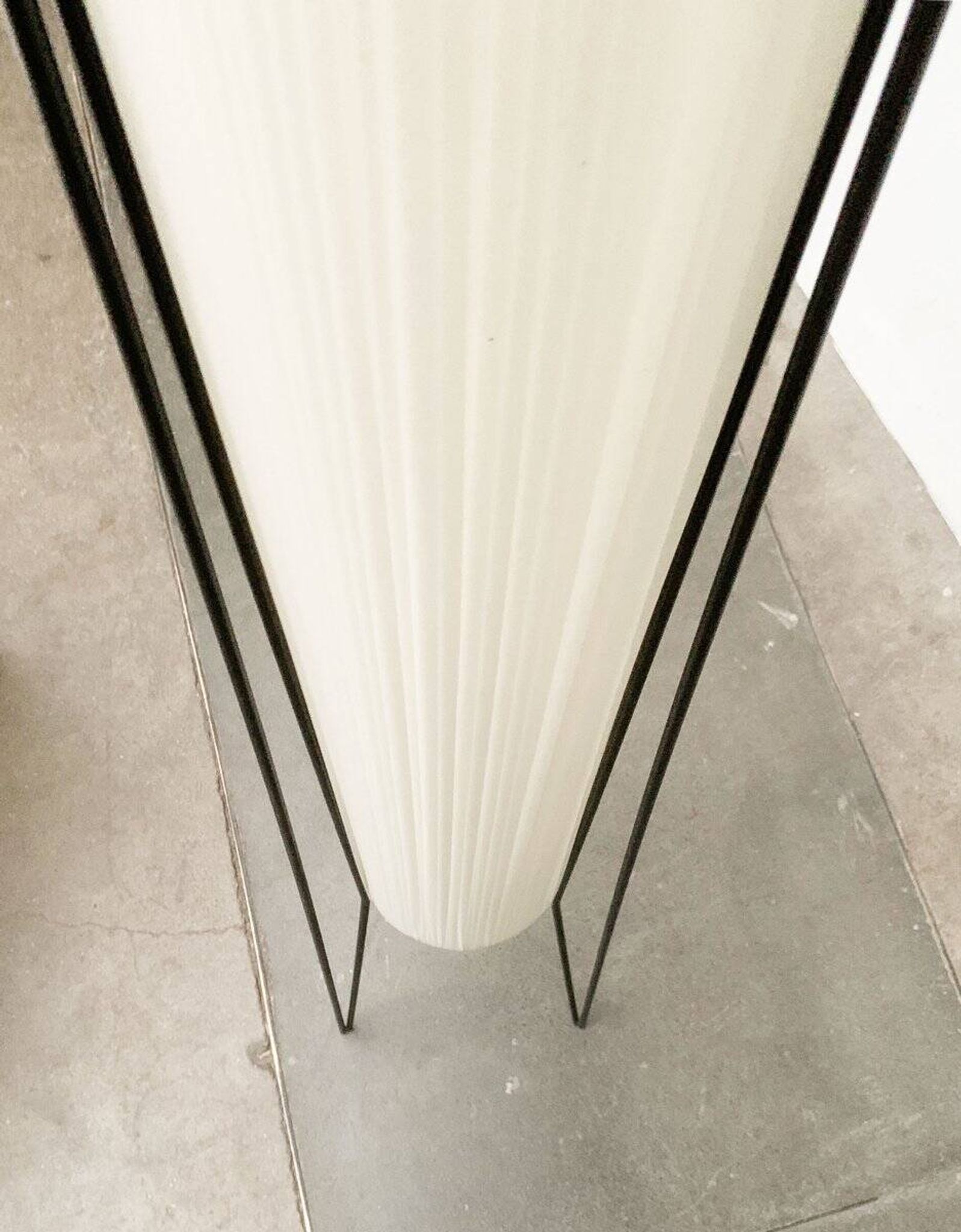 Mid-century German minimalist floor lamp by Hesse Leuchten, 1960s.