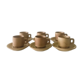 Tasses à café en grès avec soucoupes