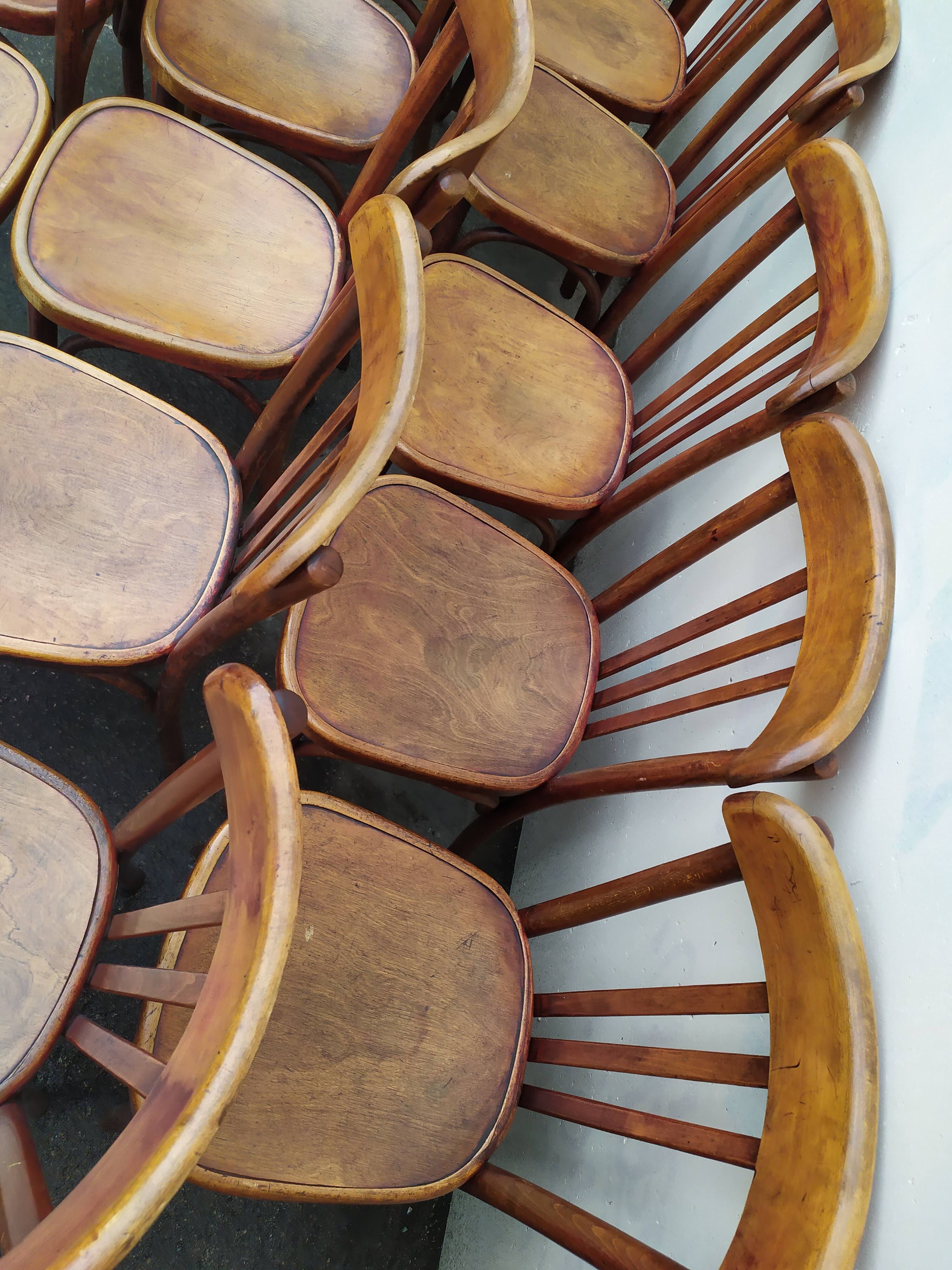 Lot de 18 chaises bistrot Fischel
