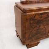 Walnut buffet, Art Deco chest of drawers.