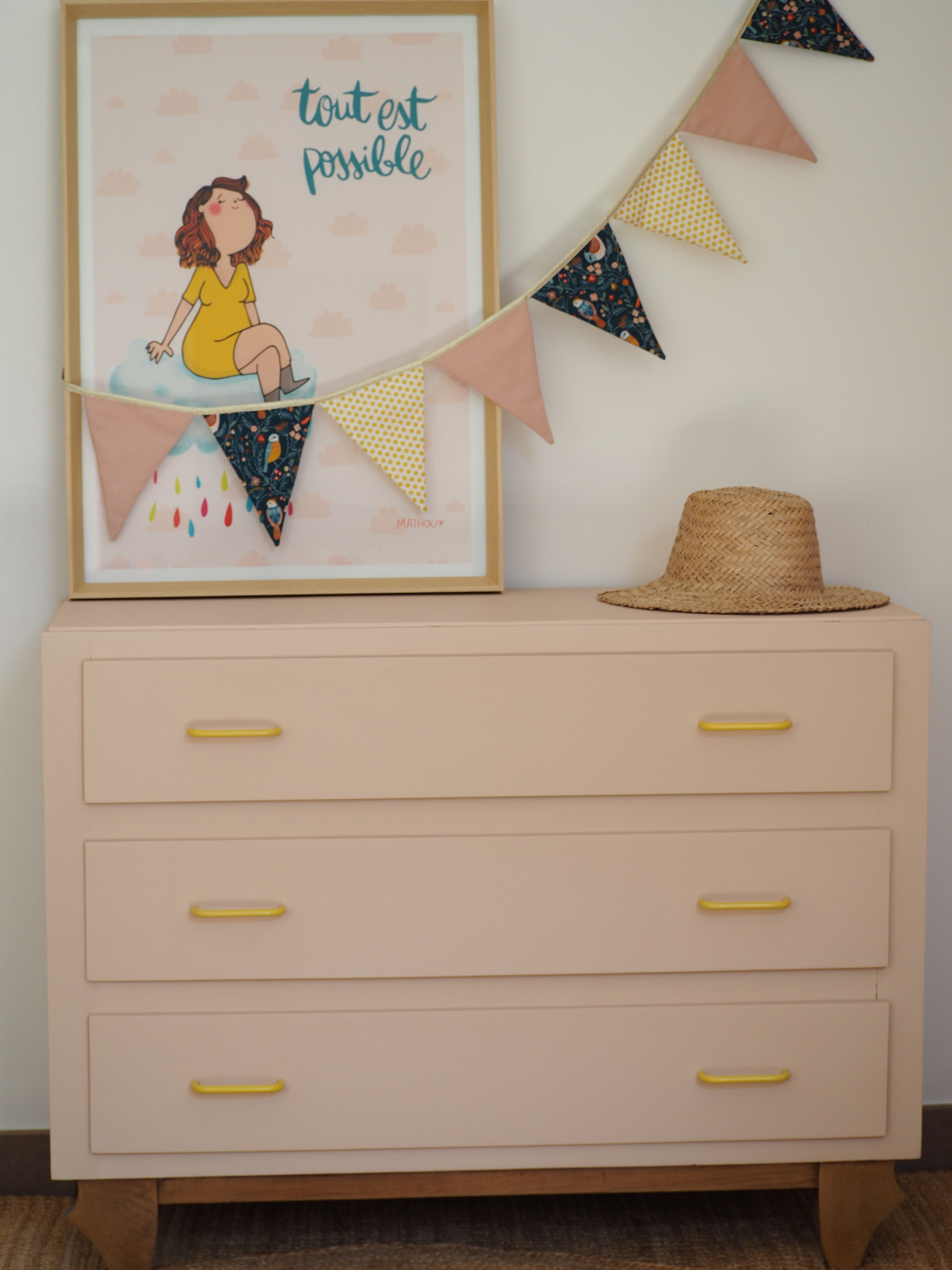 Art Deco chest of drawers