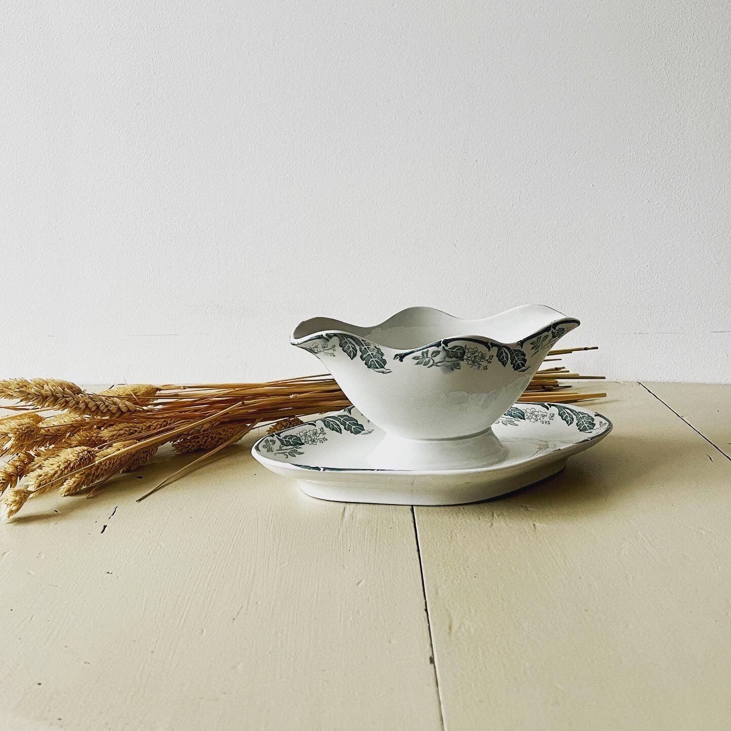 Saint Amand sauce boat