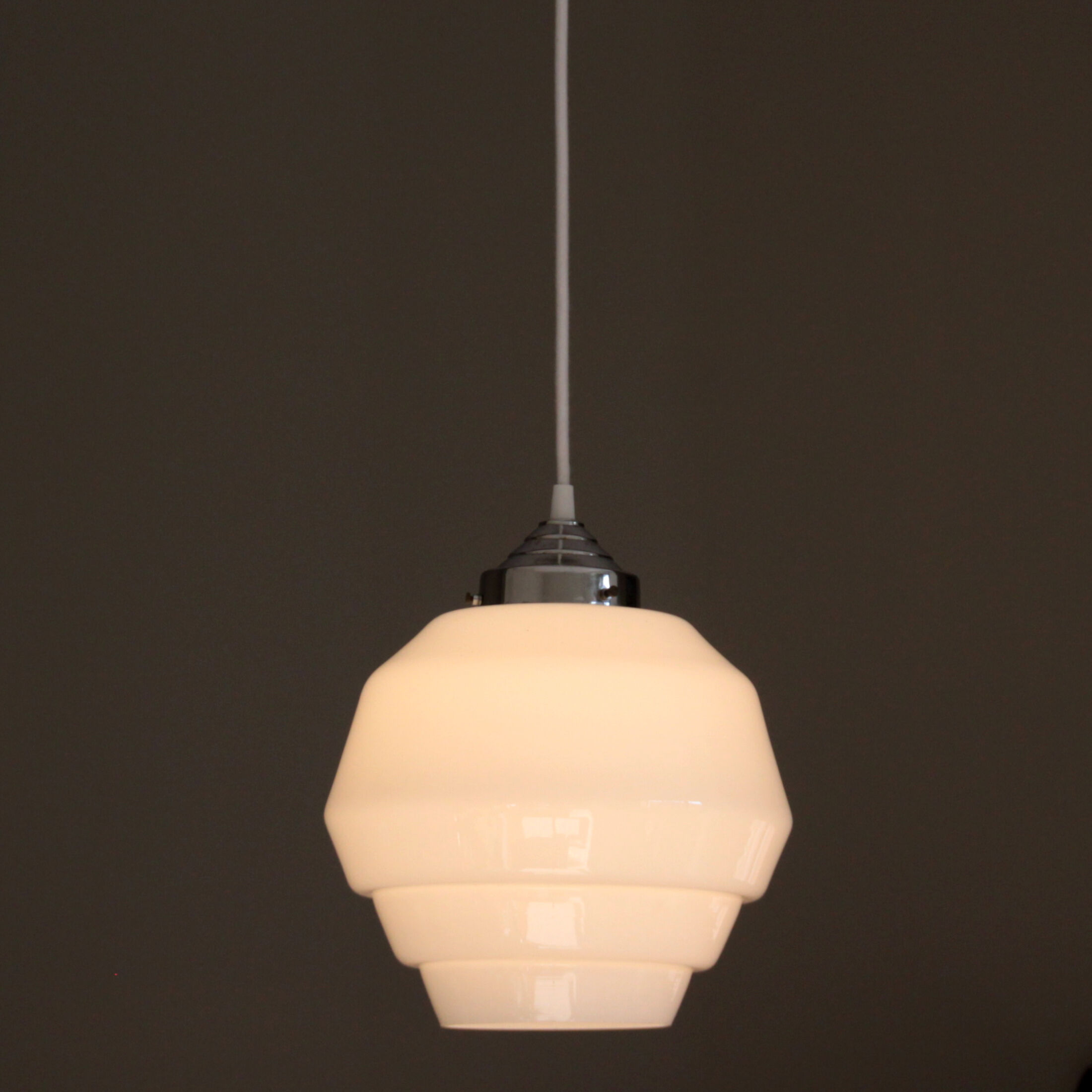 Pendant lamp globe opaline