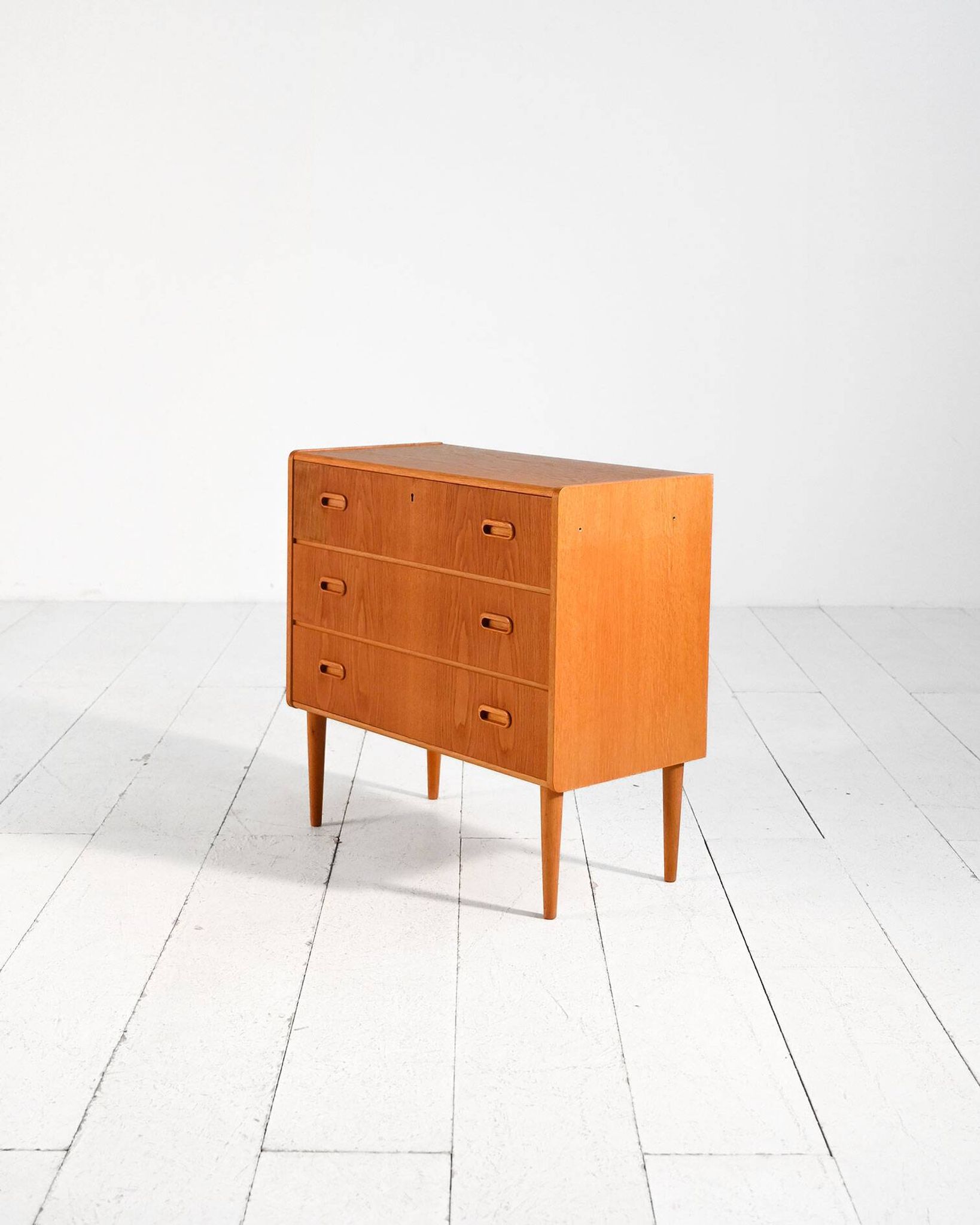 Commode en chêne scandinave, années 1960