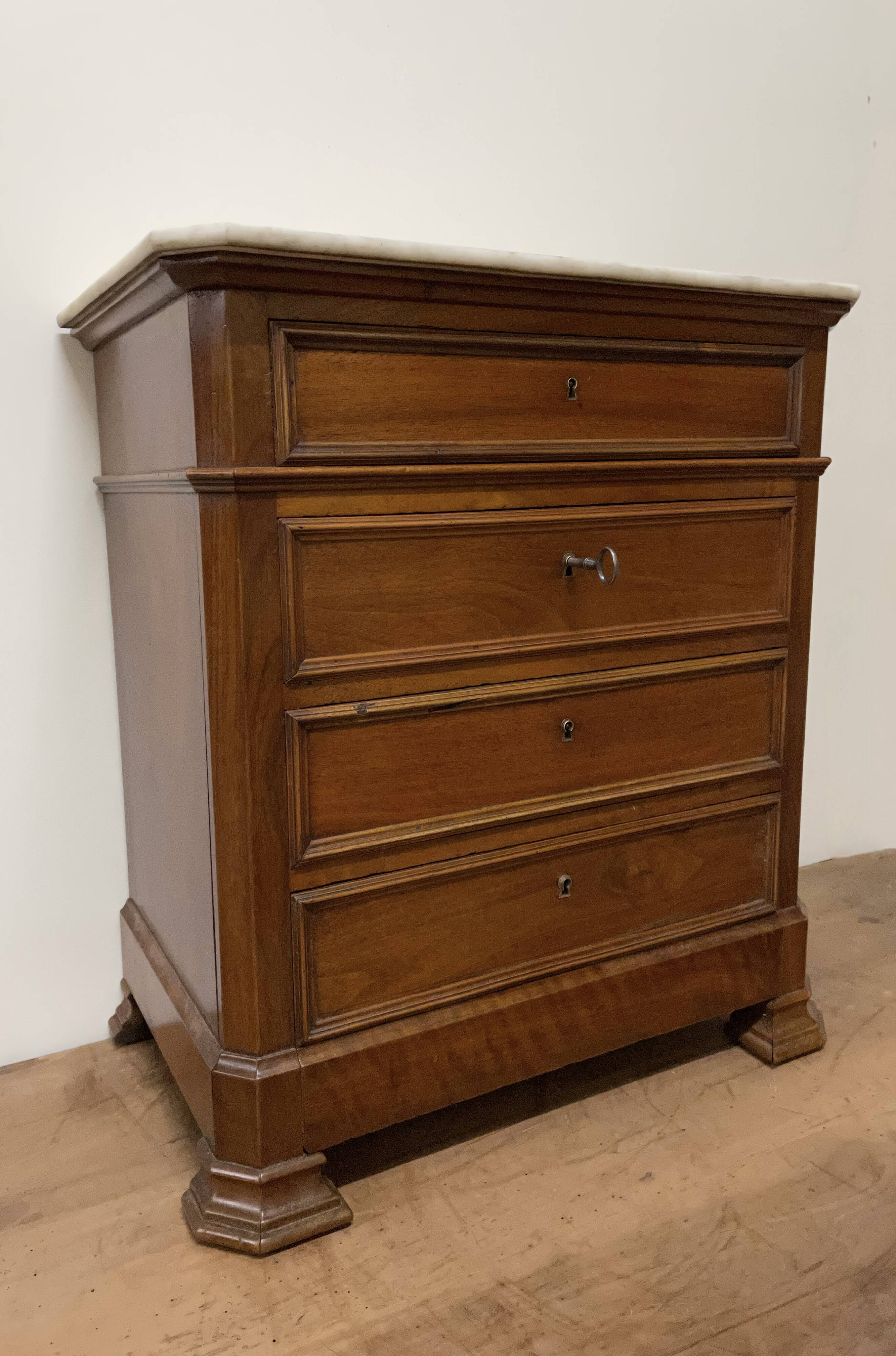 Commode en noyer