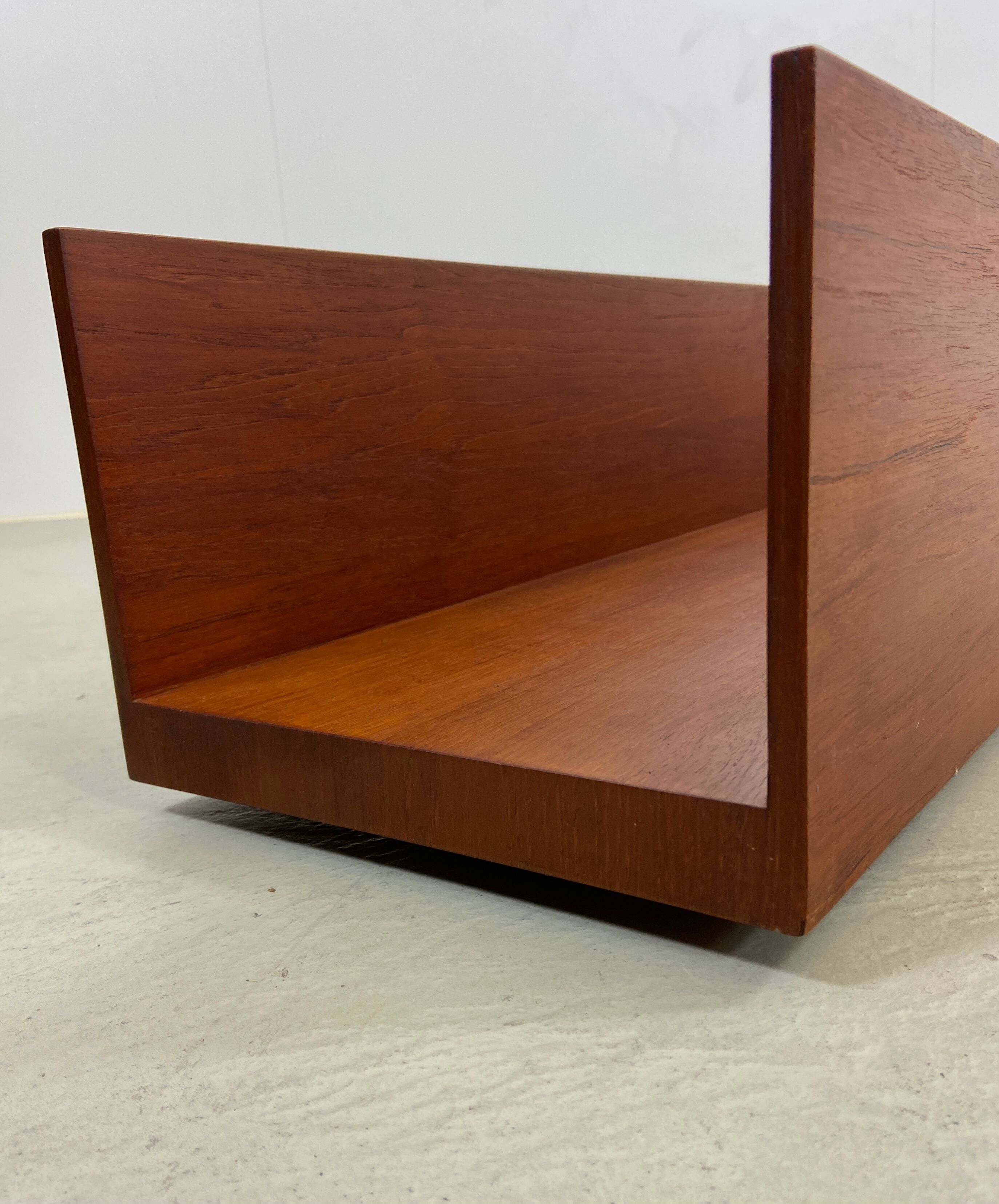 U-Wall shelf by Walter Wirz for Wilhelm Renz