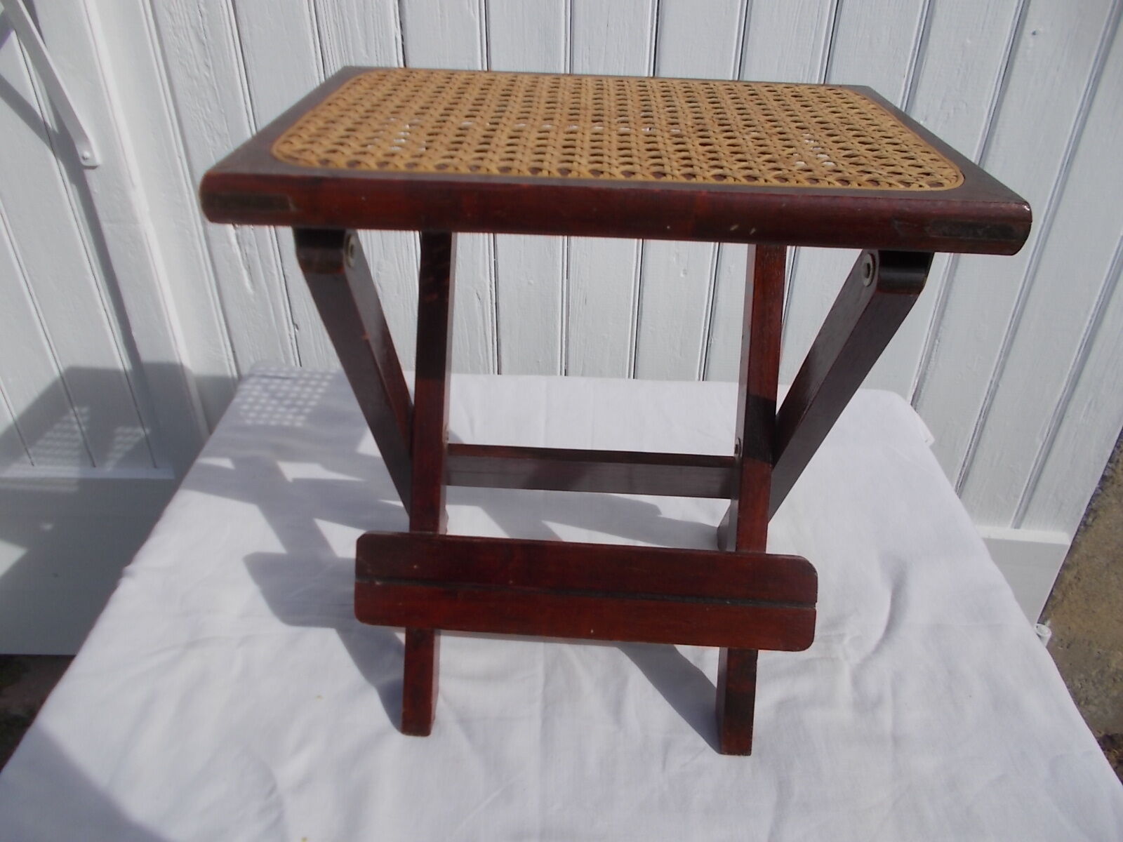 Foldable stool