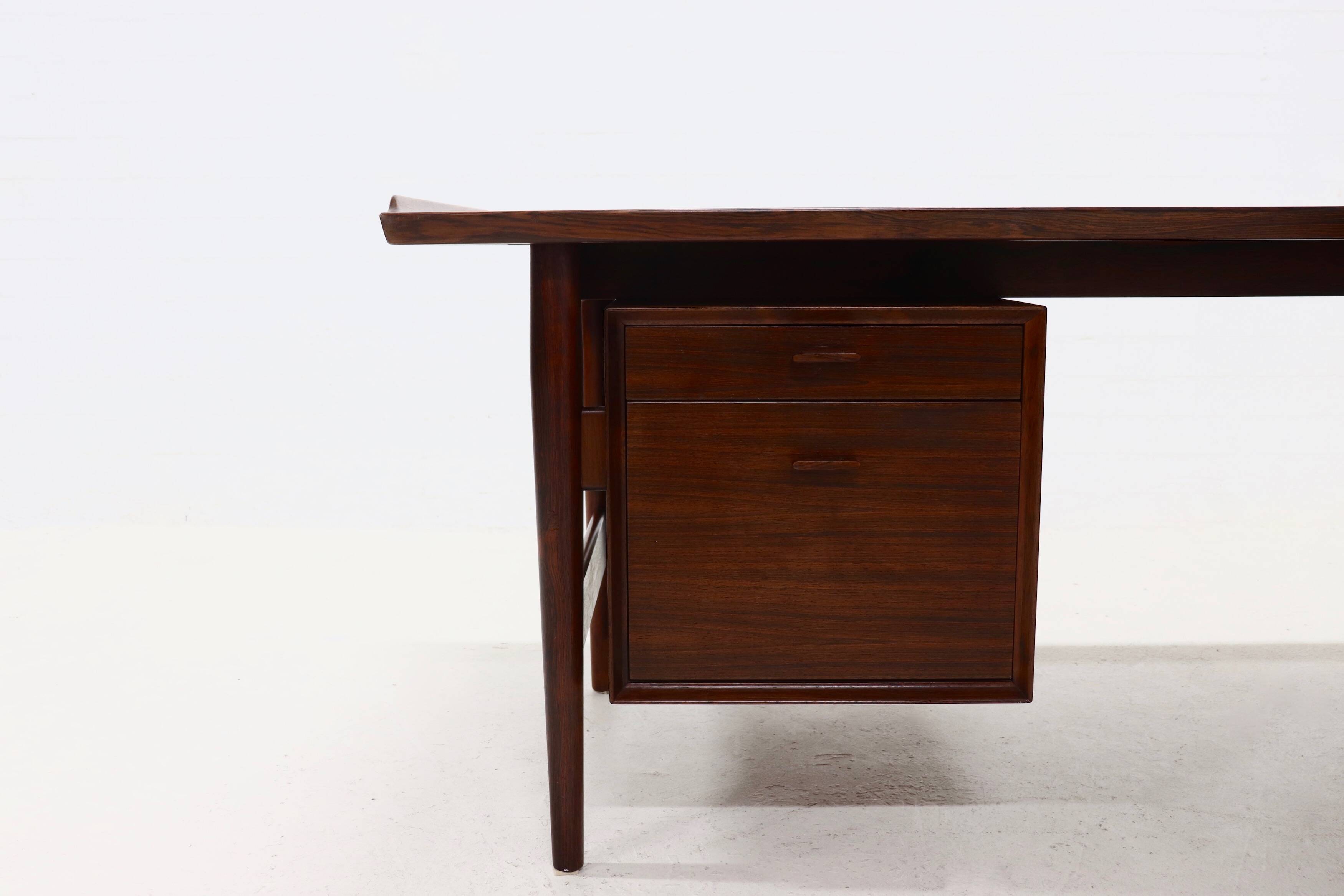 Rosewood Executive Desk Model 209 by Arne Vodder for Sibast 1955