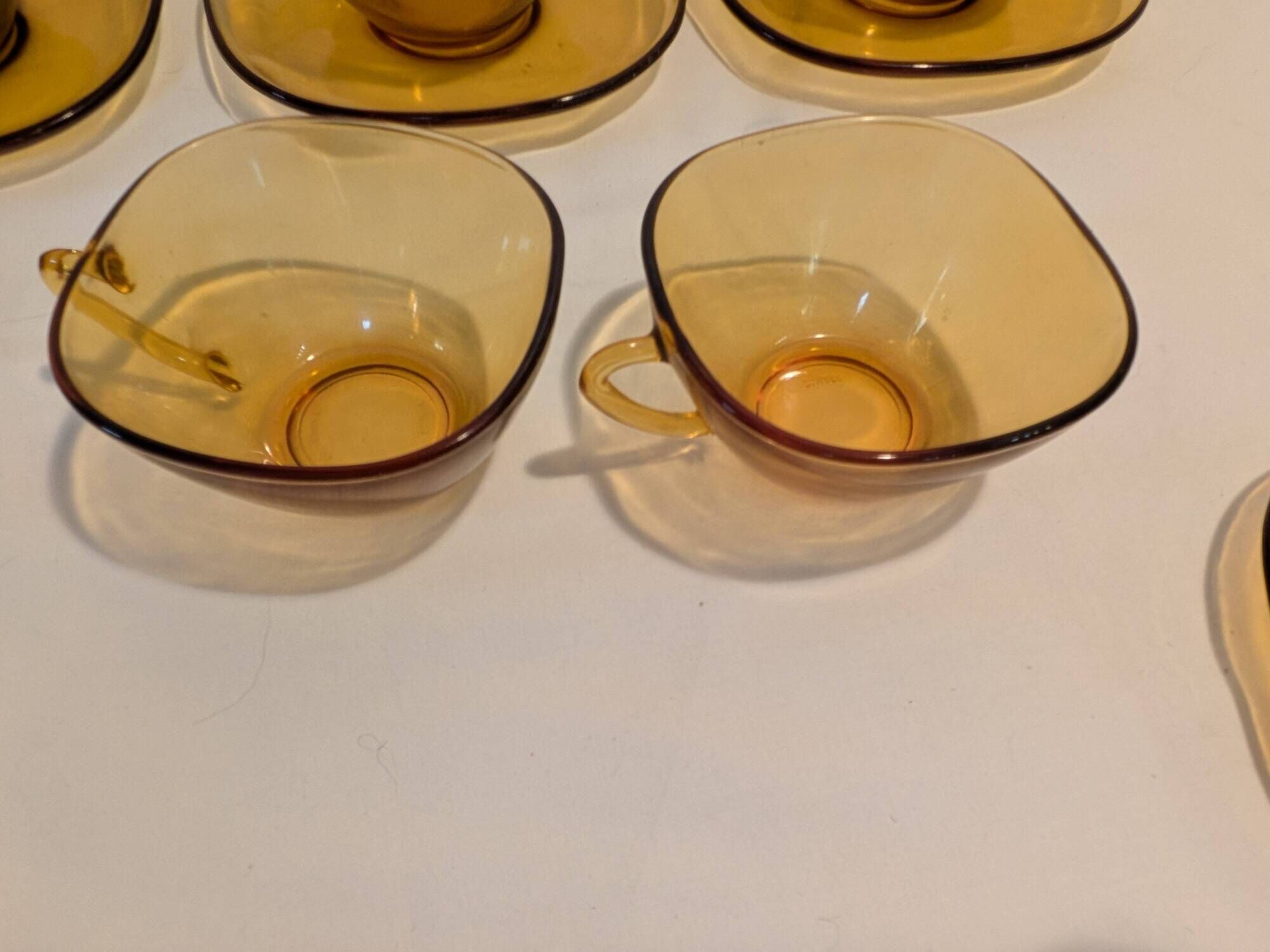 7-cup and saucer set VERECO France in amber glass – 1970s
