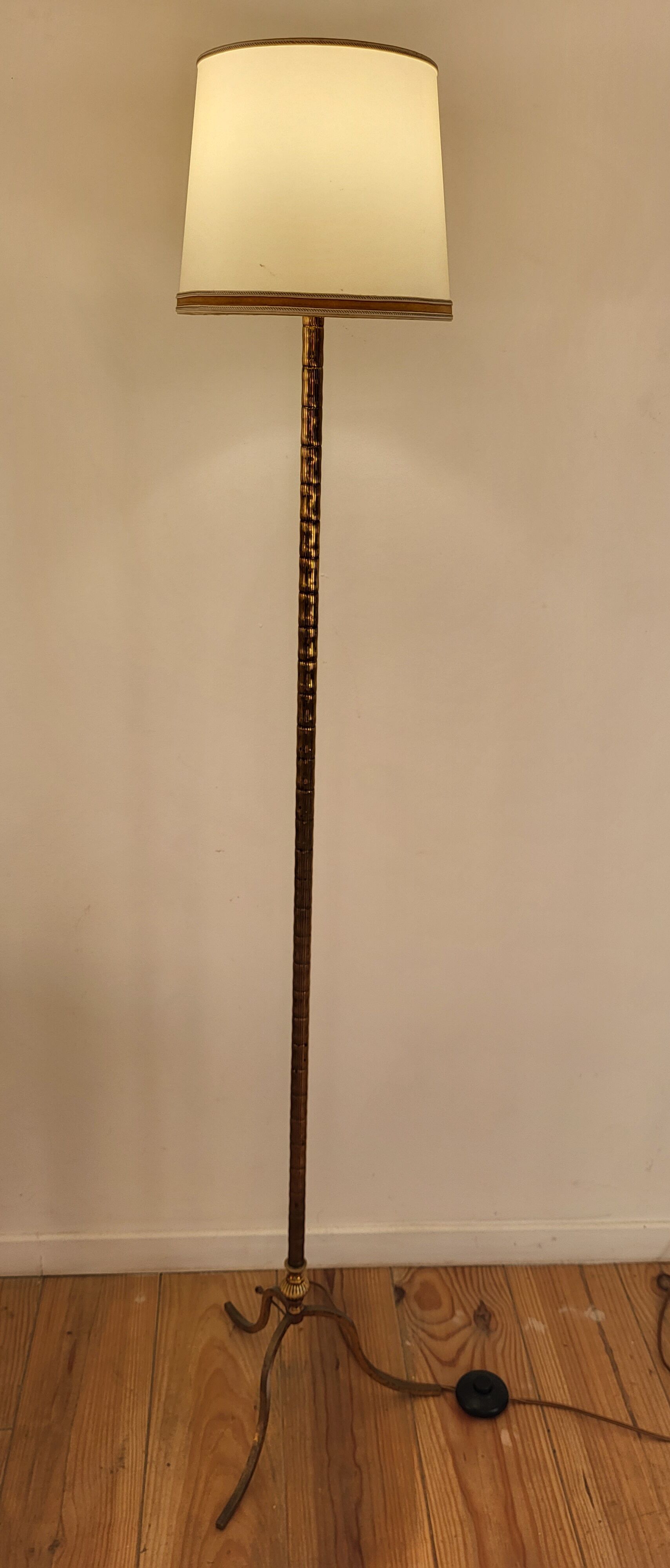 Bronze floor lamp with bamboo effect
