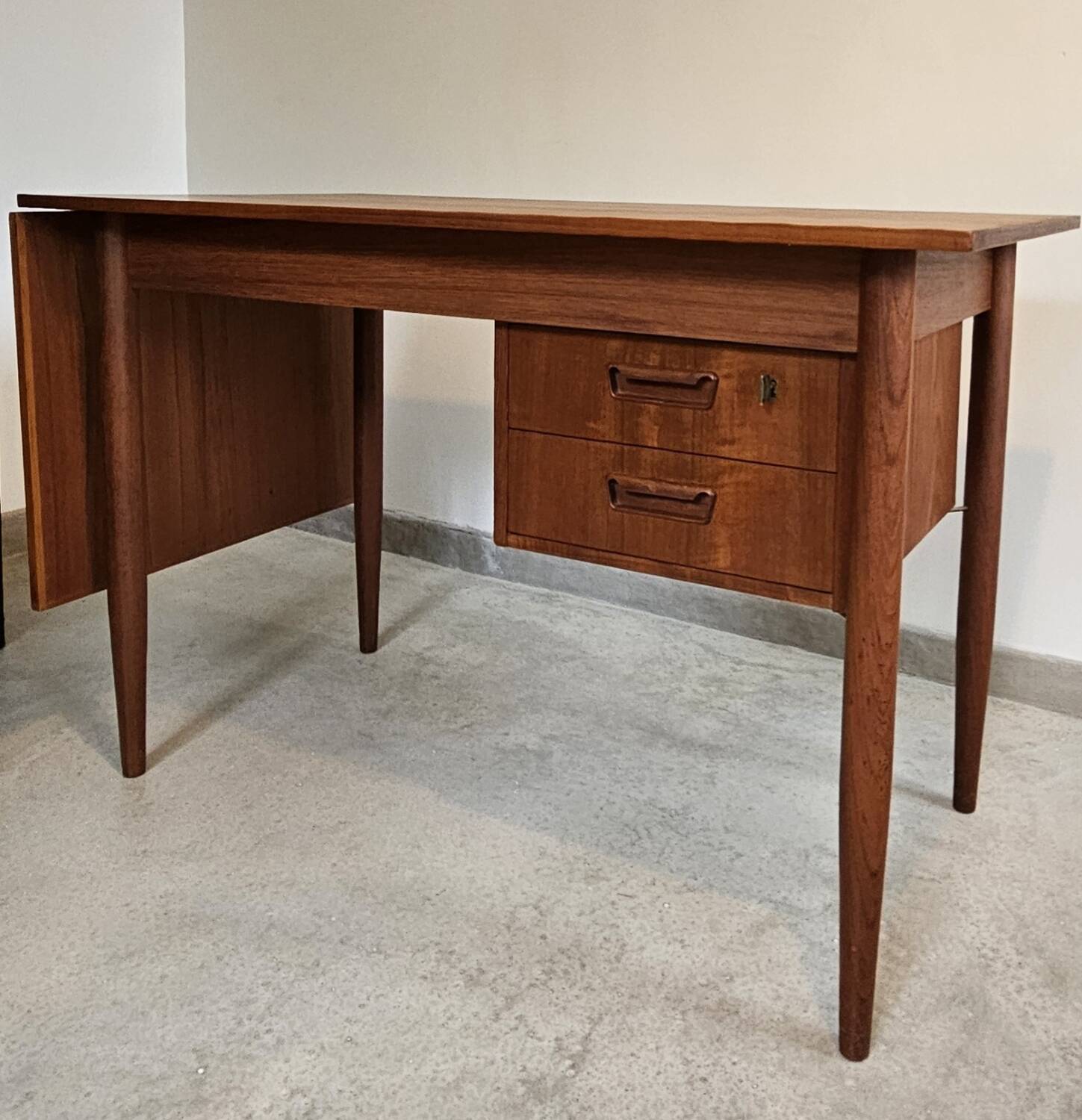 Gunnar Nielsen Tibergaard desk 1960 vintage Scandinavian teak