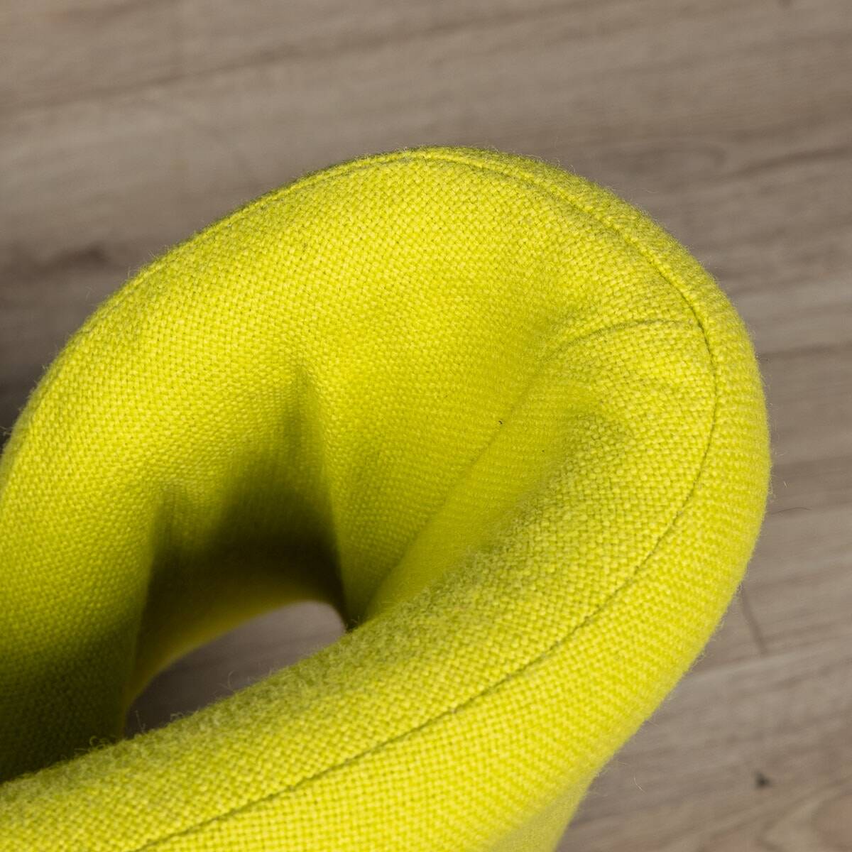 A 20thC RIBBON CHAIR & FOOTSTALL BY PIERRE PAULIN FOR ARTIFORT, FRANCE