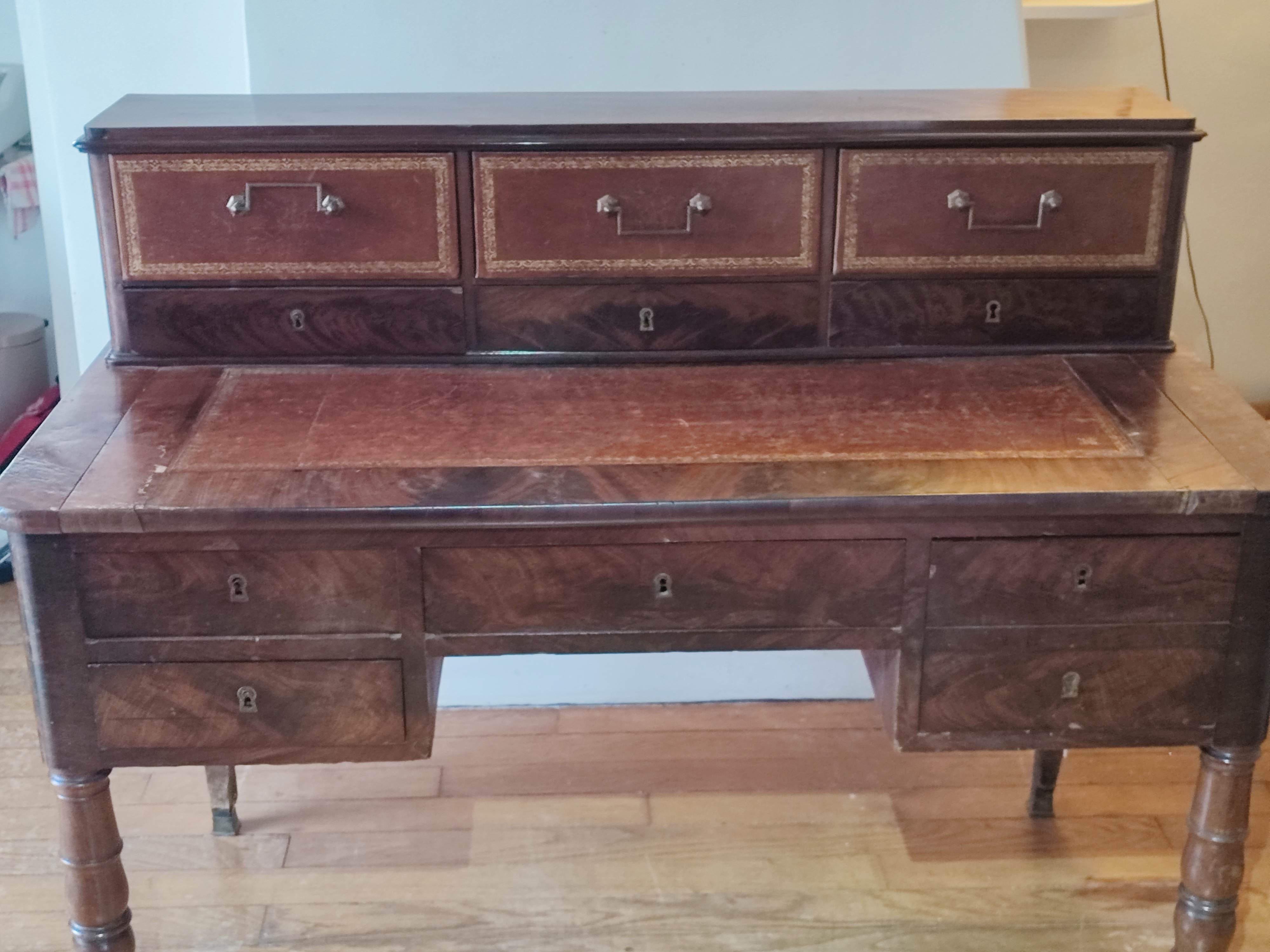 Bureau Louis Philippe à gradins