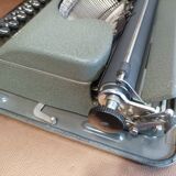 Japy portable typewriter 1960s army green like new