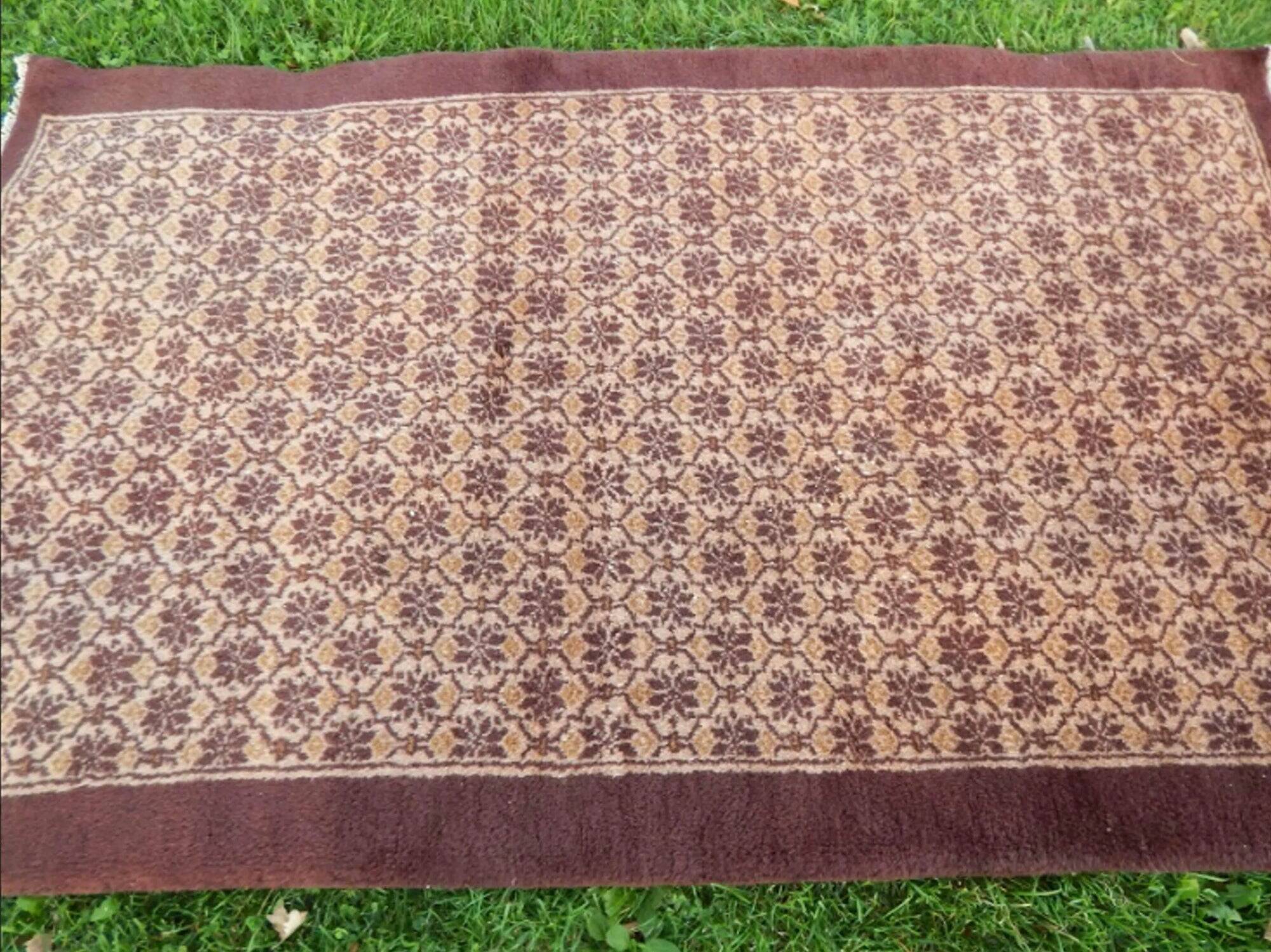 Vintage handmade Turkish rug 115x188 cm