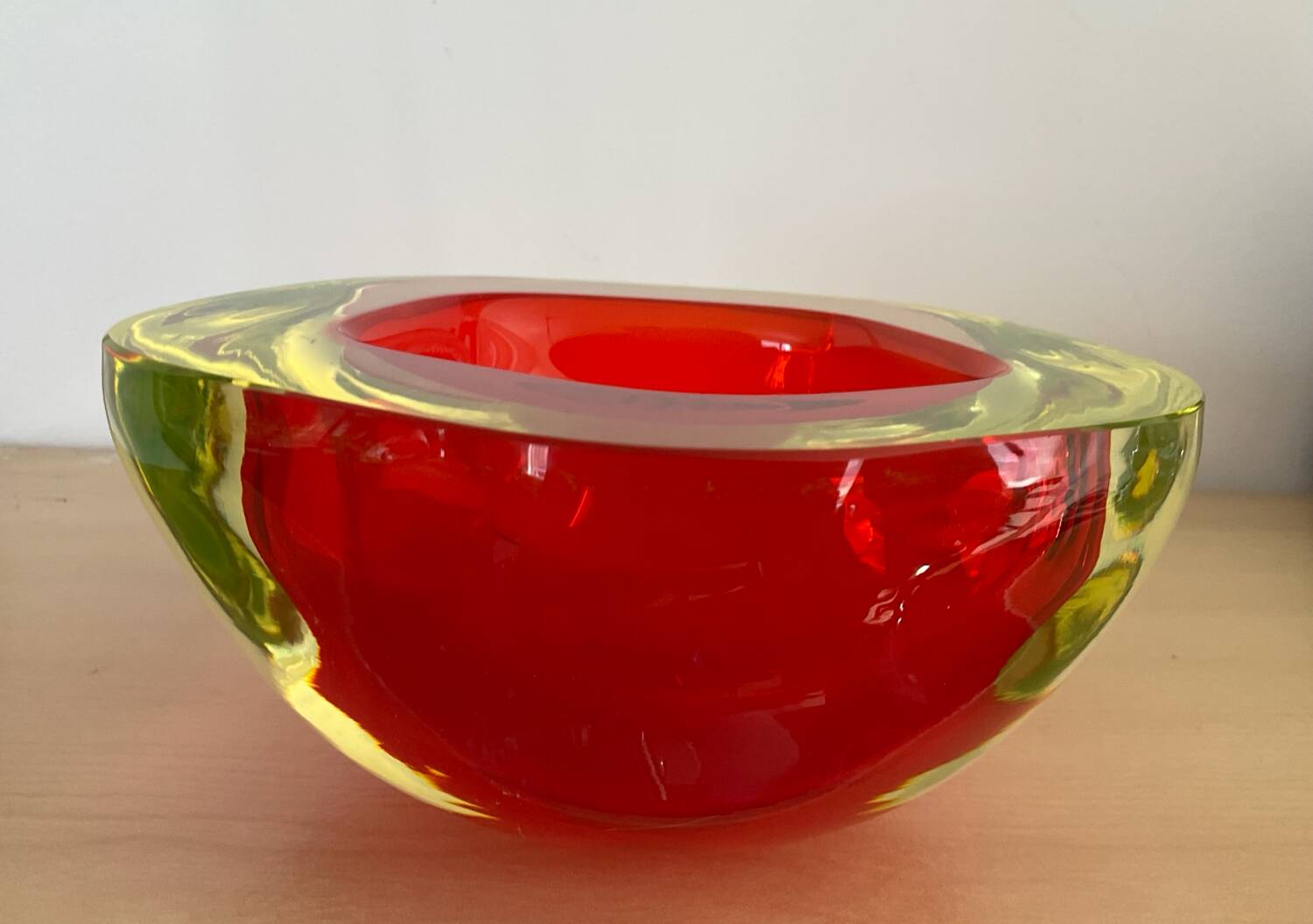 Two-tone Murano glass pocket emptier from the 70s