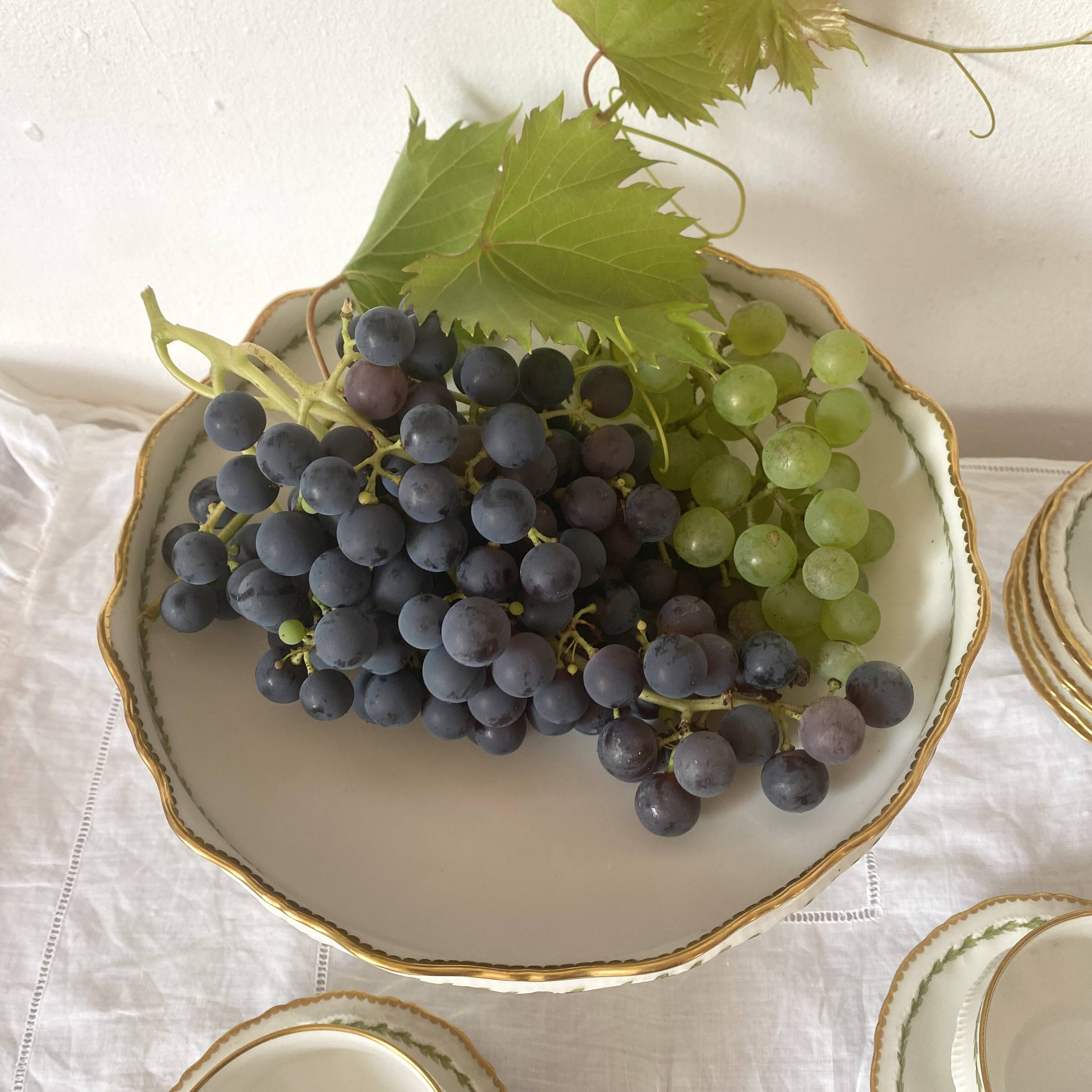 Antique fruit bowl, footed bowl in Limoges porcelain - Perrier Paris