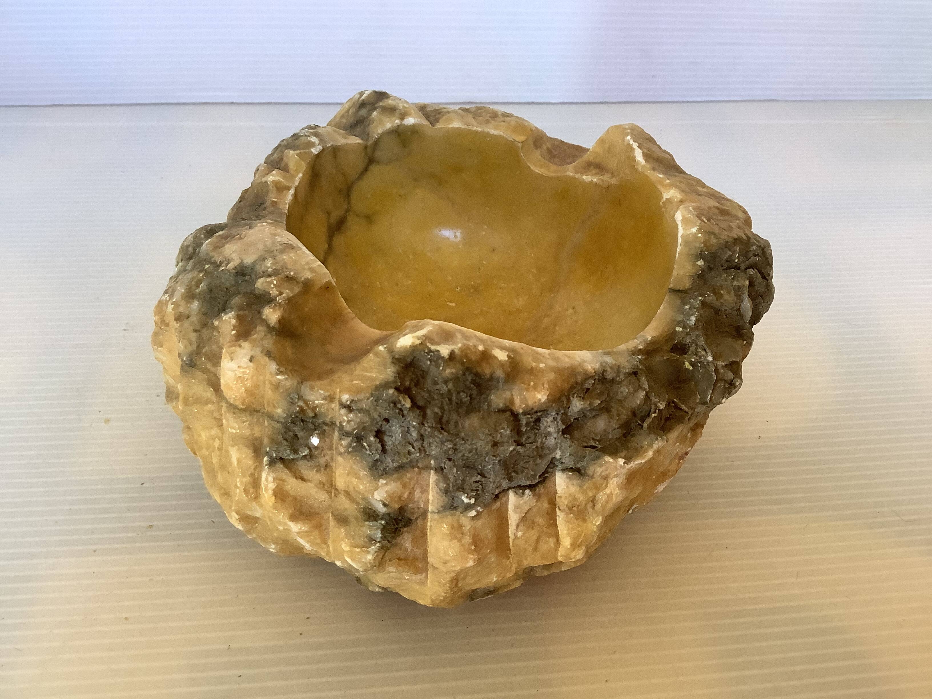 Empty alabaster ashtray pocket Italy