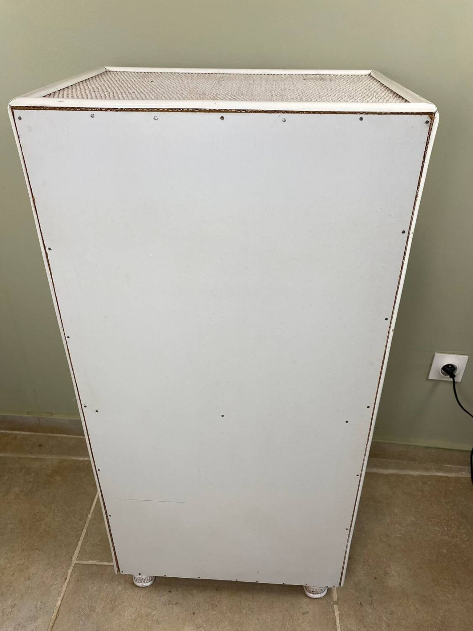 Vintage wicker chest of drawers
