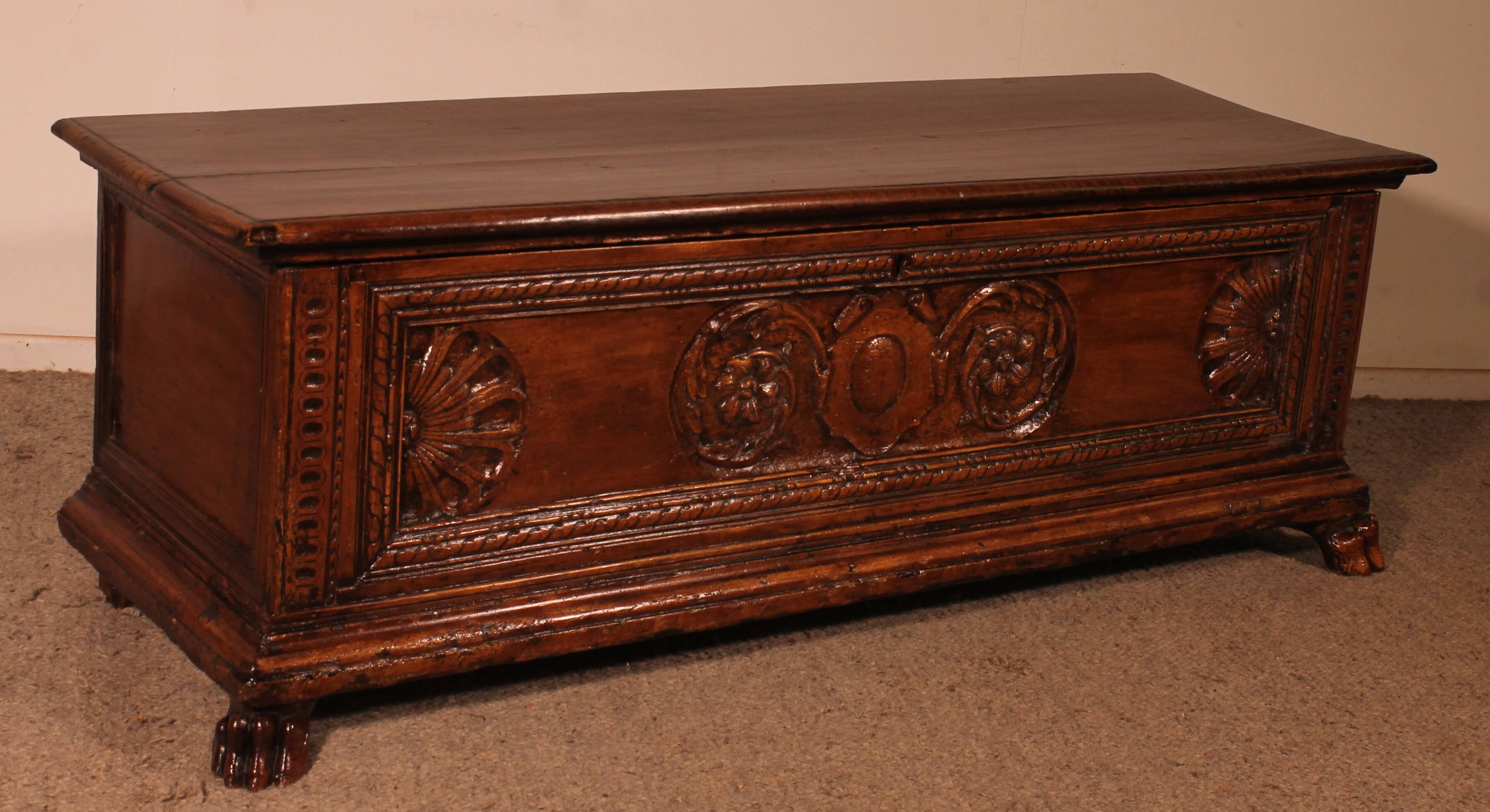 Italian Renaissance walnut chest - circa 1600