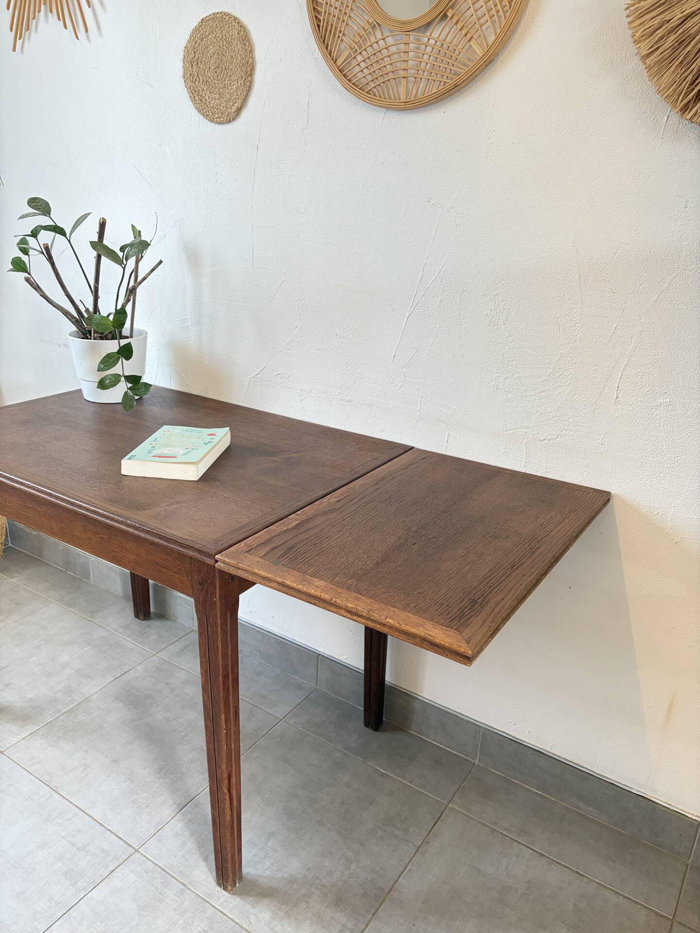 Extendable farmhouse table / extension